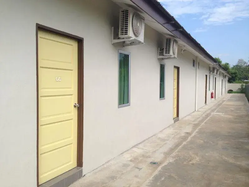 Property building in First Guest House Property building in First Guest House