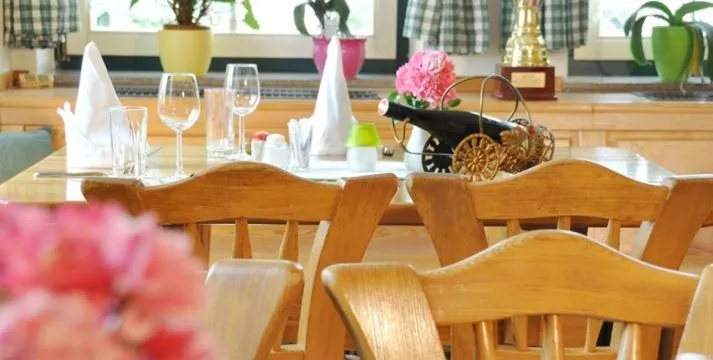 Restaurant/places to eat in Hotel-Restaurant Moser Pöchlarn
