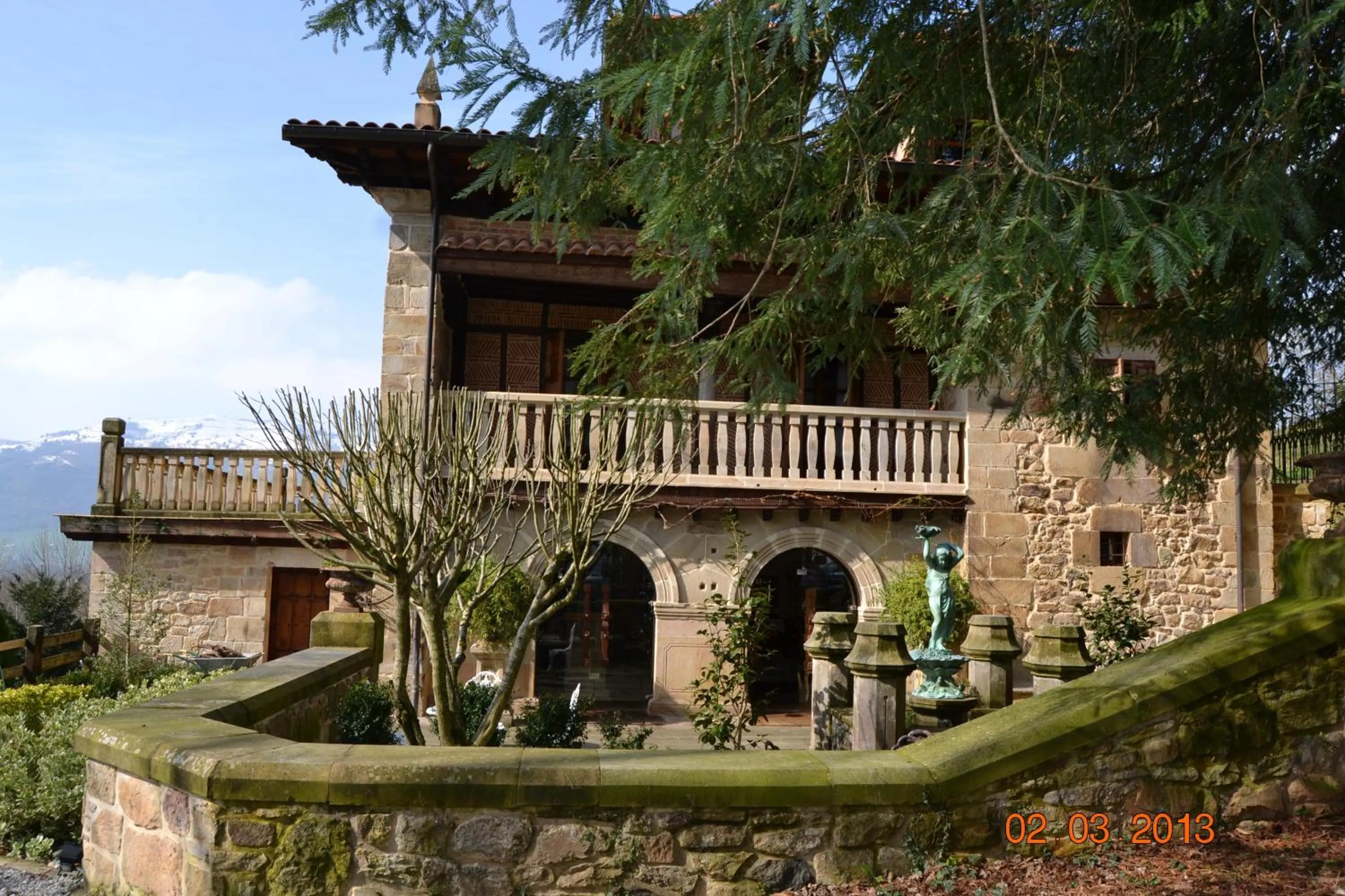 Facade/entrance in Palacio de Trasvilla