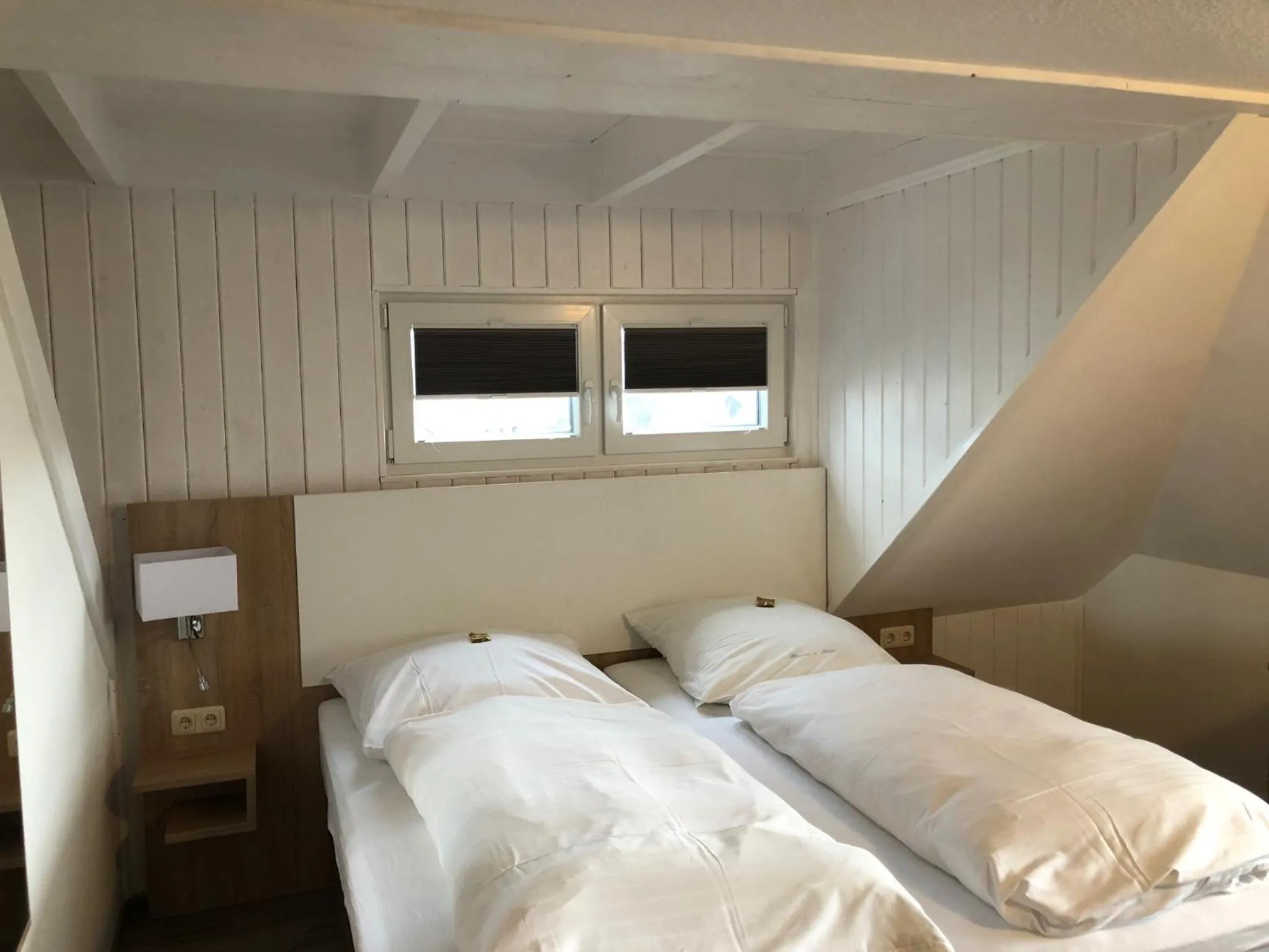 Bed in Heeren's Hotel Garni