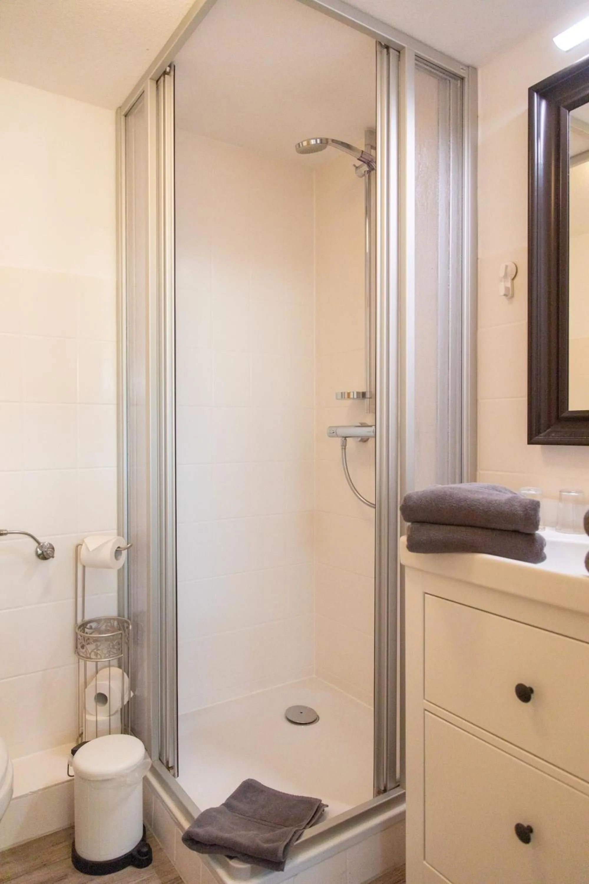 Bathroom in Heeren's Hotel Garni