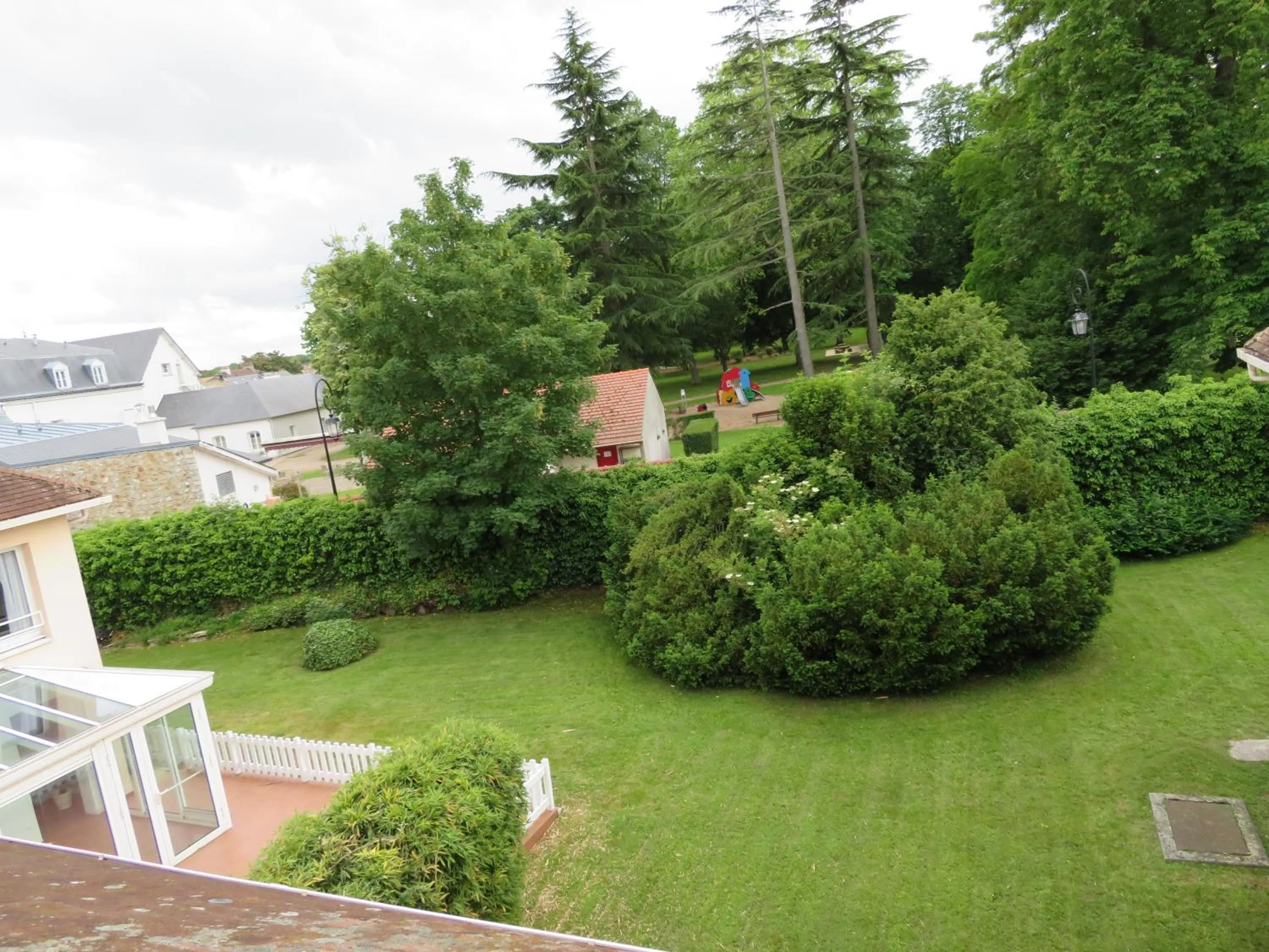 Garden view in Le Relais de Voisins