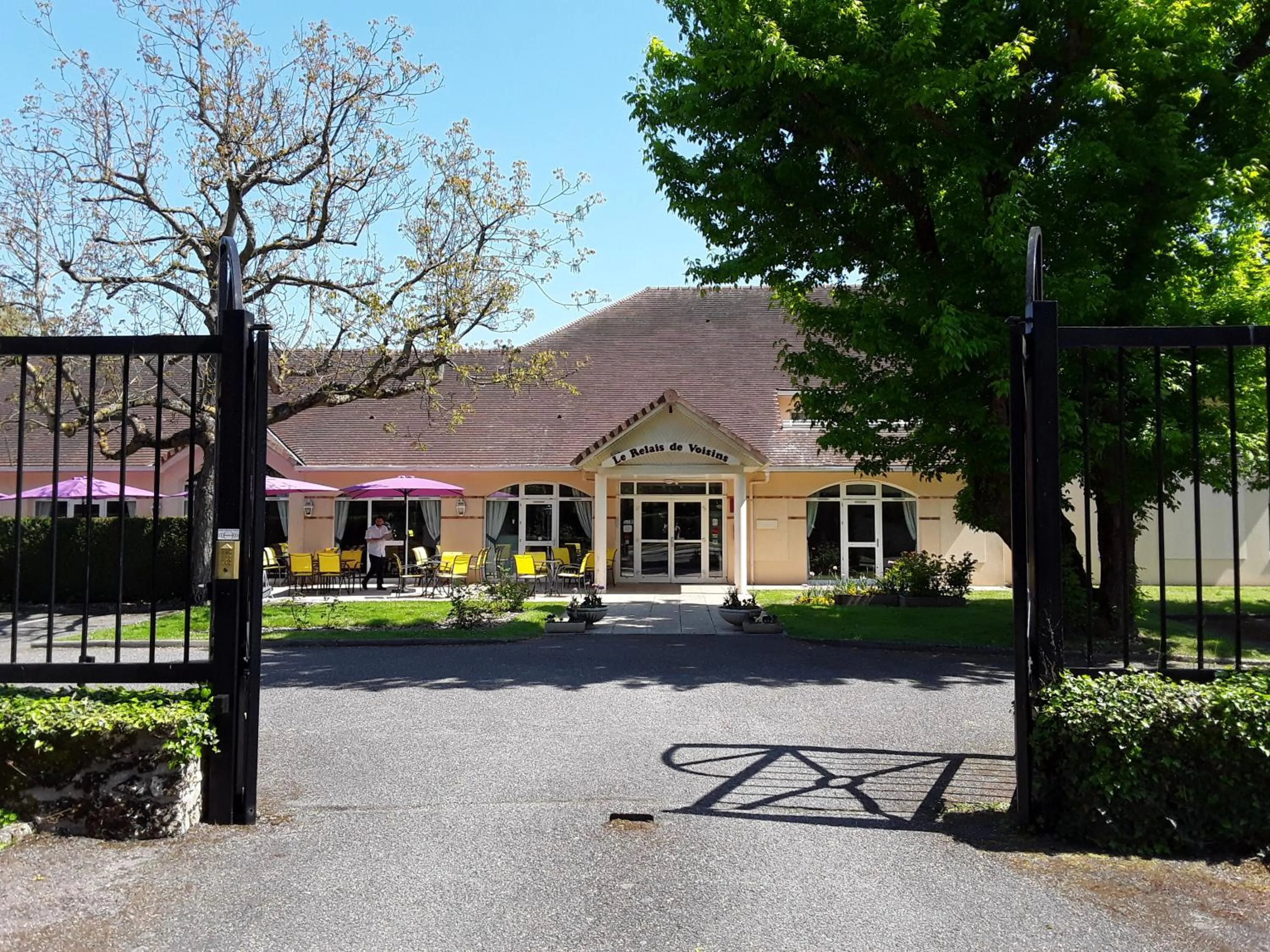 Restaurant/places to eat in Le Relais de Voisins