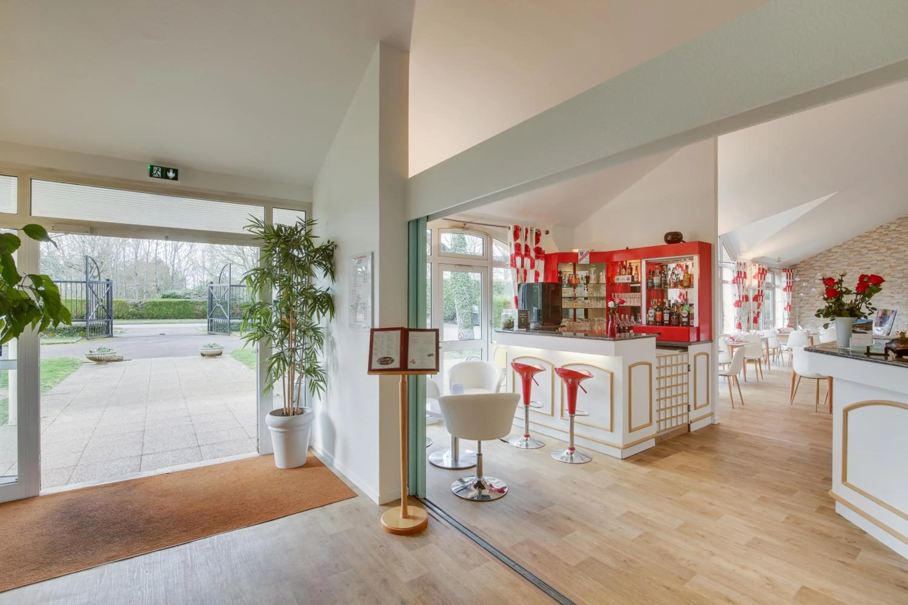 Lobby or reception in Le Relais de Voisins