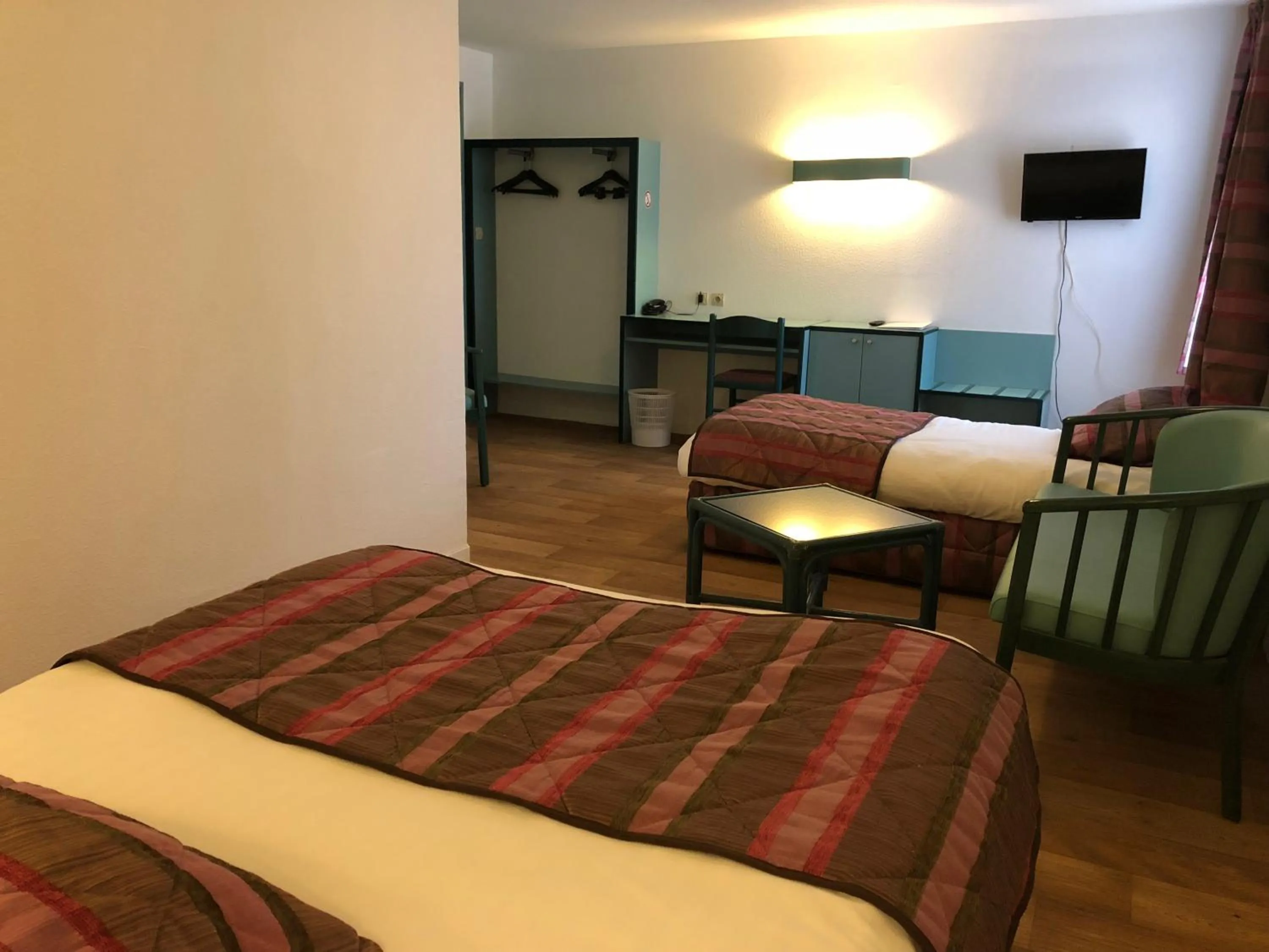 group of guests, Bed in Le Relais de Voisins