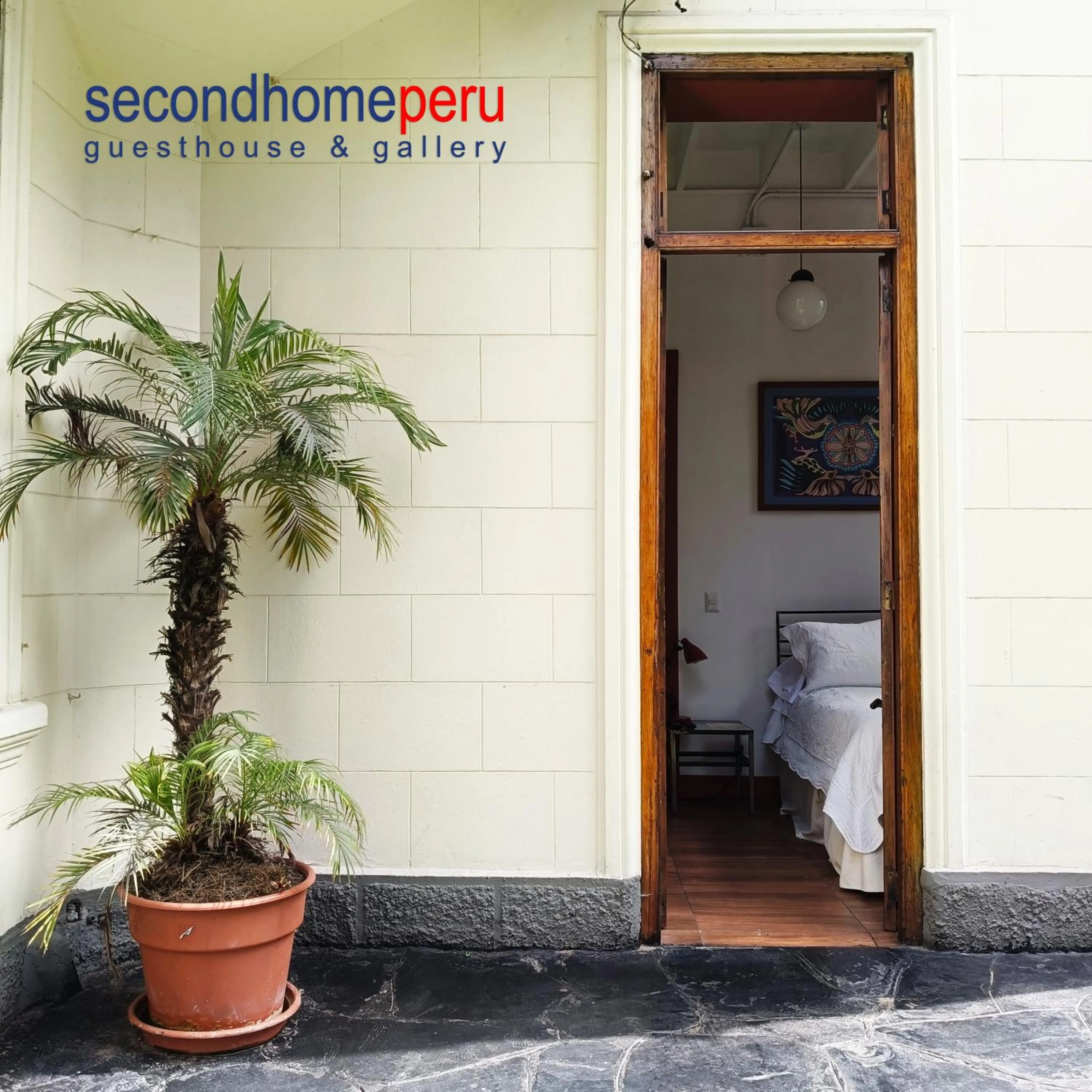 Photo of the whole room in Second Home Peru