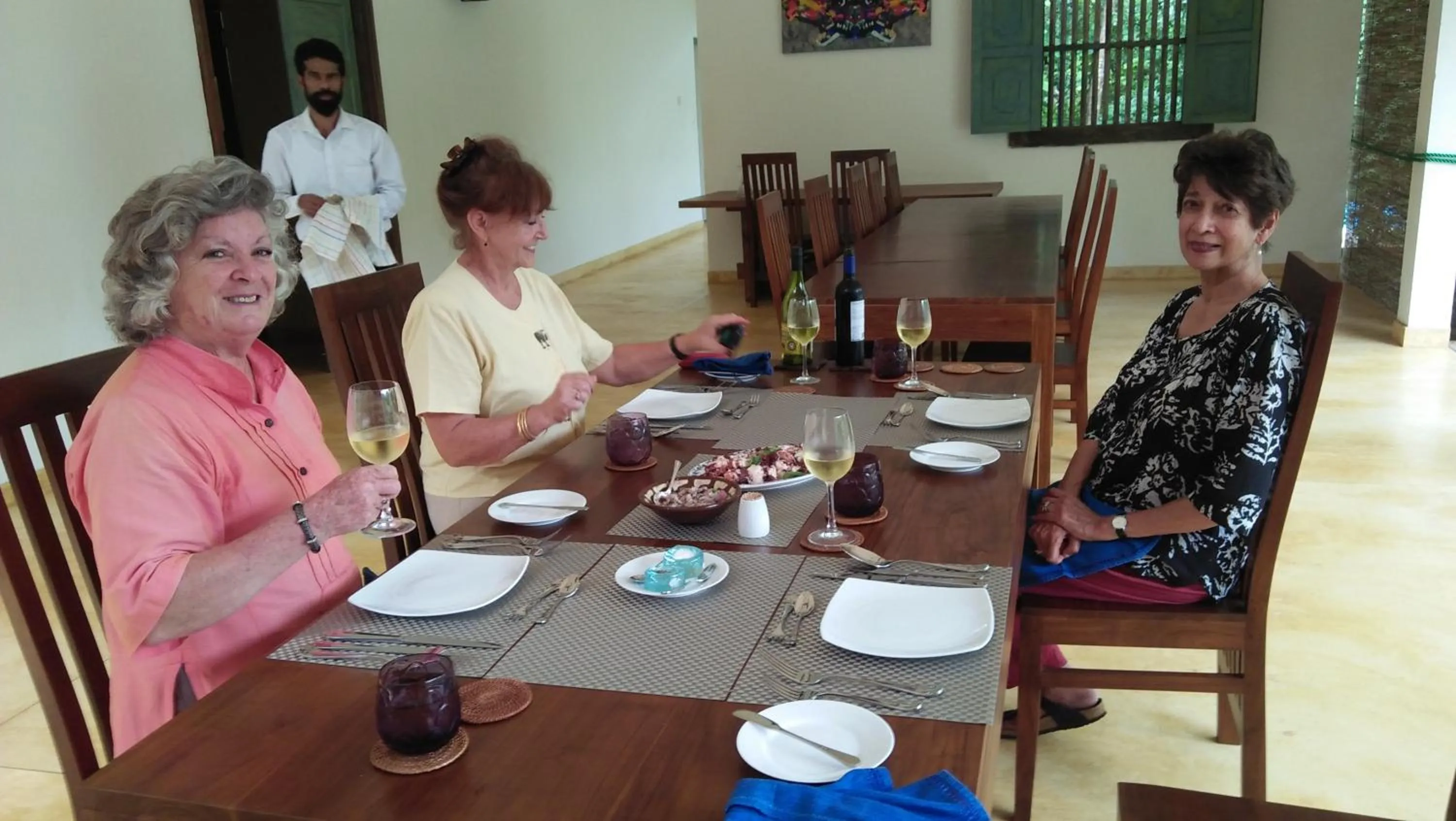 Restaurant/places to eat in Flamboyant Villas