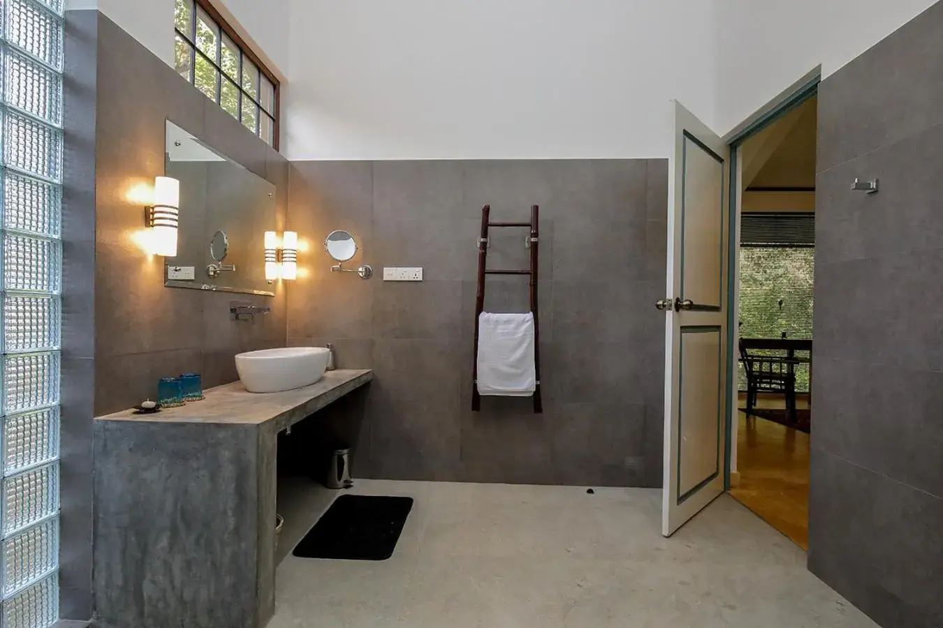 Deluxe Double or Twin Room - single occupancy in Flamboyant Villas Deluxe Double or Twin Room - single occupancy in Flamboyant Villas