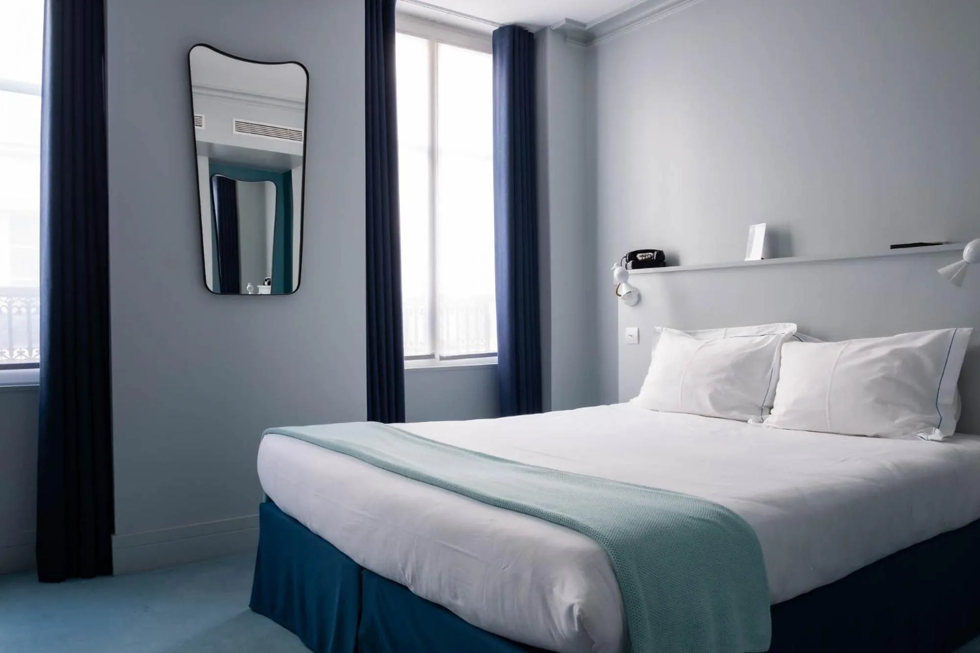 Bed in Hôtel Céleste Batignolles Montmartre