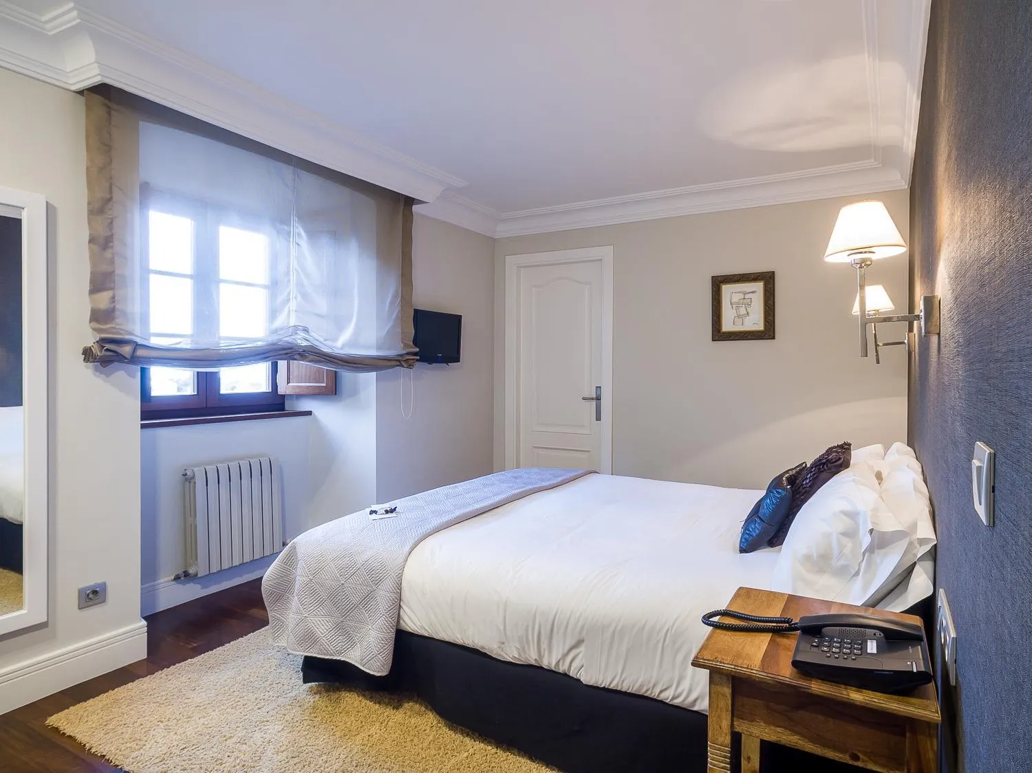 Photo of the whole room in Casa de Castro