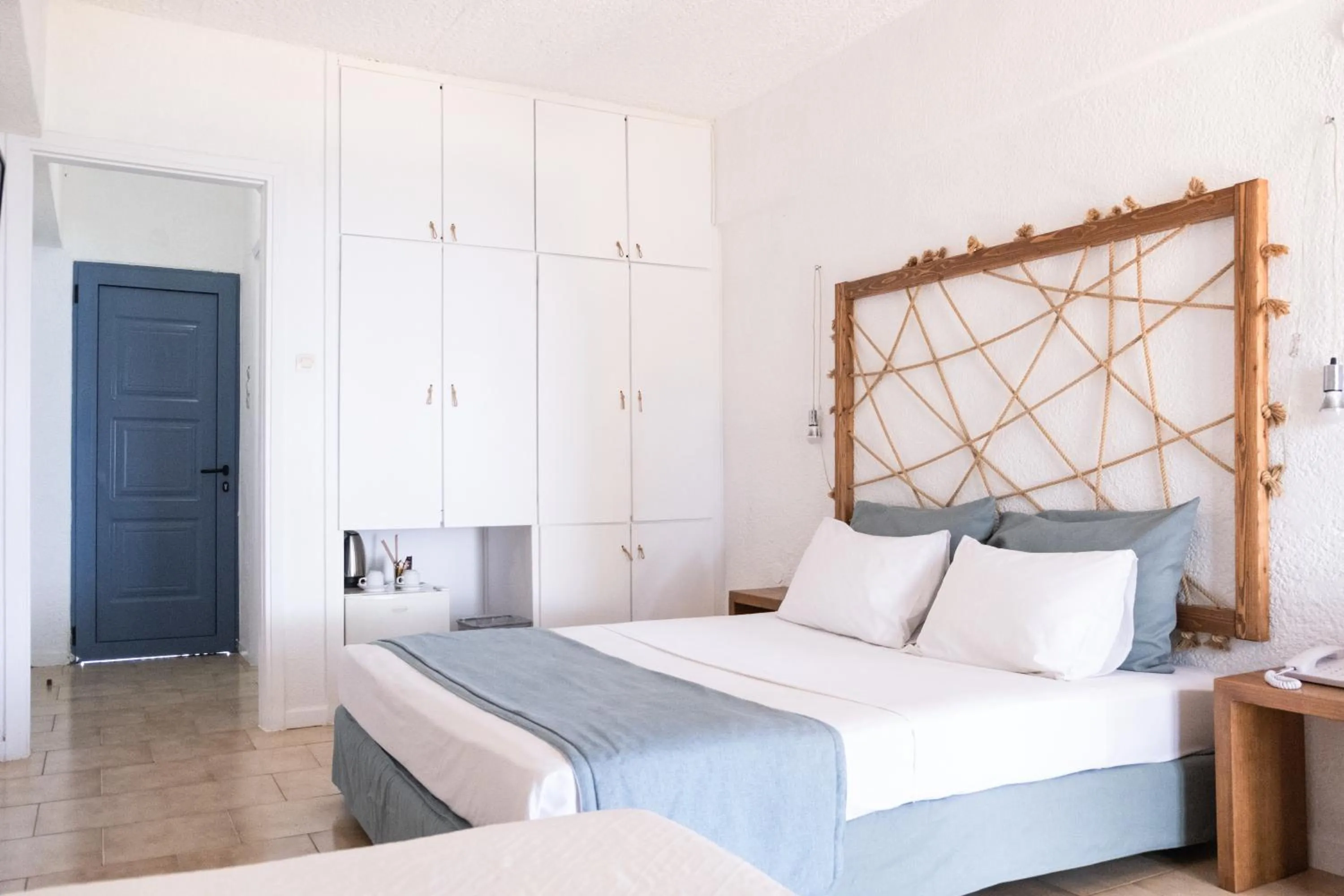 Bed in Long Beach Hotel & Resort