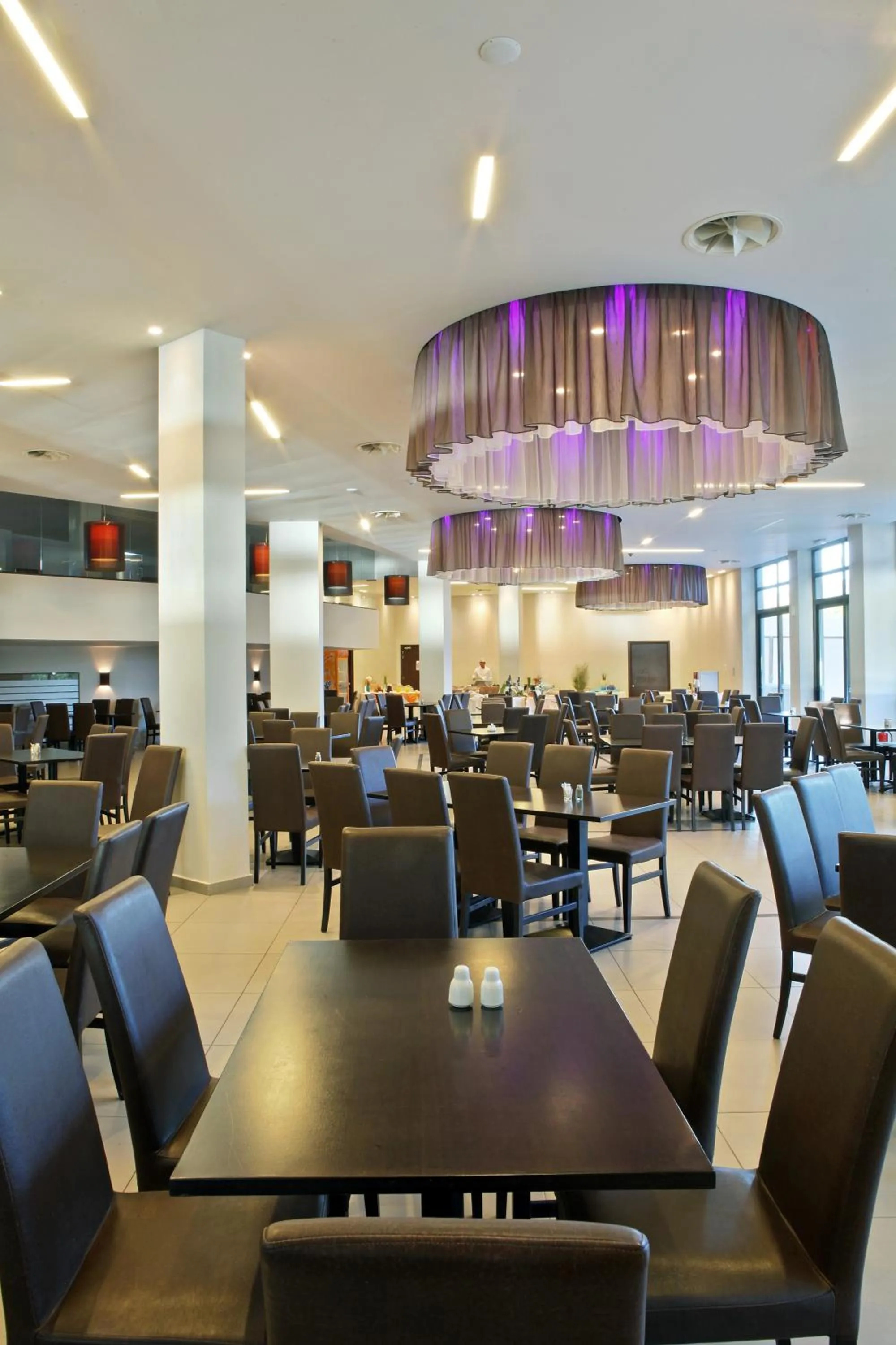 Restaurant/places to eat in Long Beach Hotel & Resort