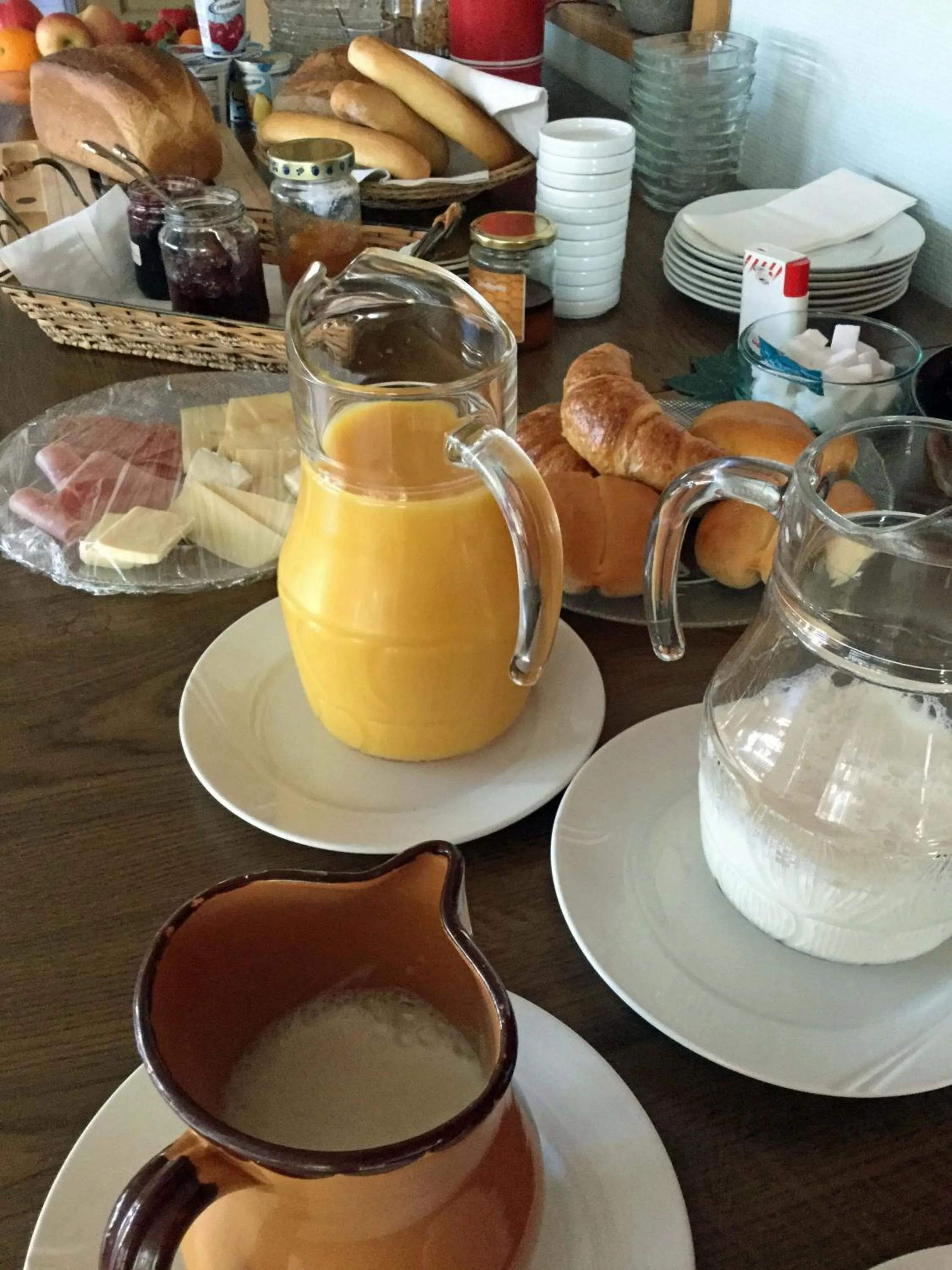 Breakfast in Hotel Koi-Gartenteich