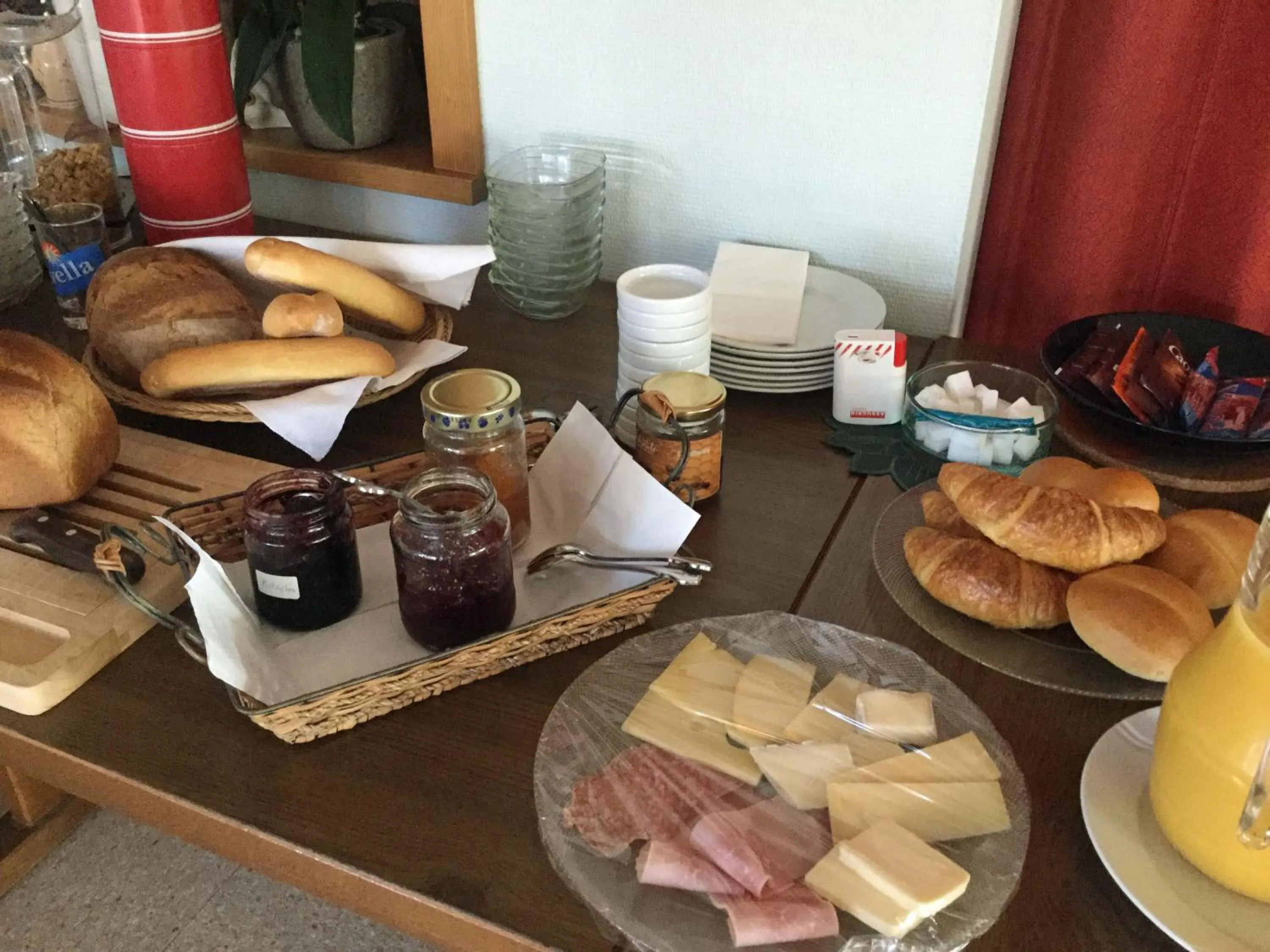 Breakfast in Hotel Koi-Gartenteich