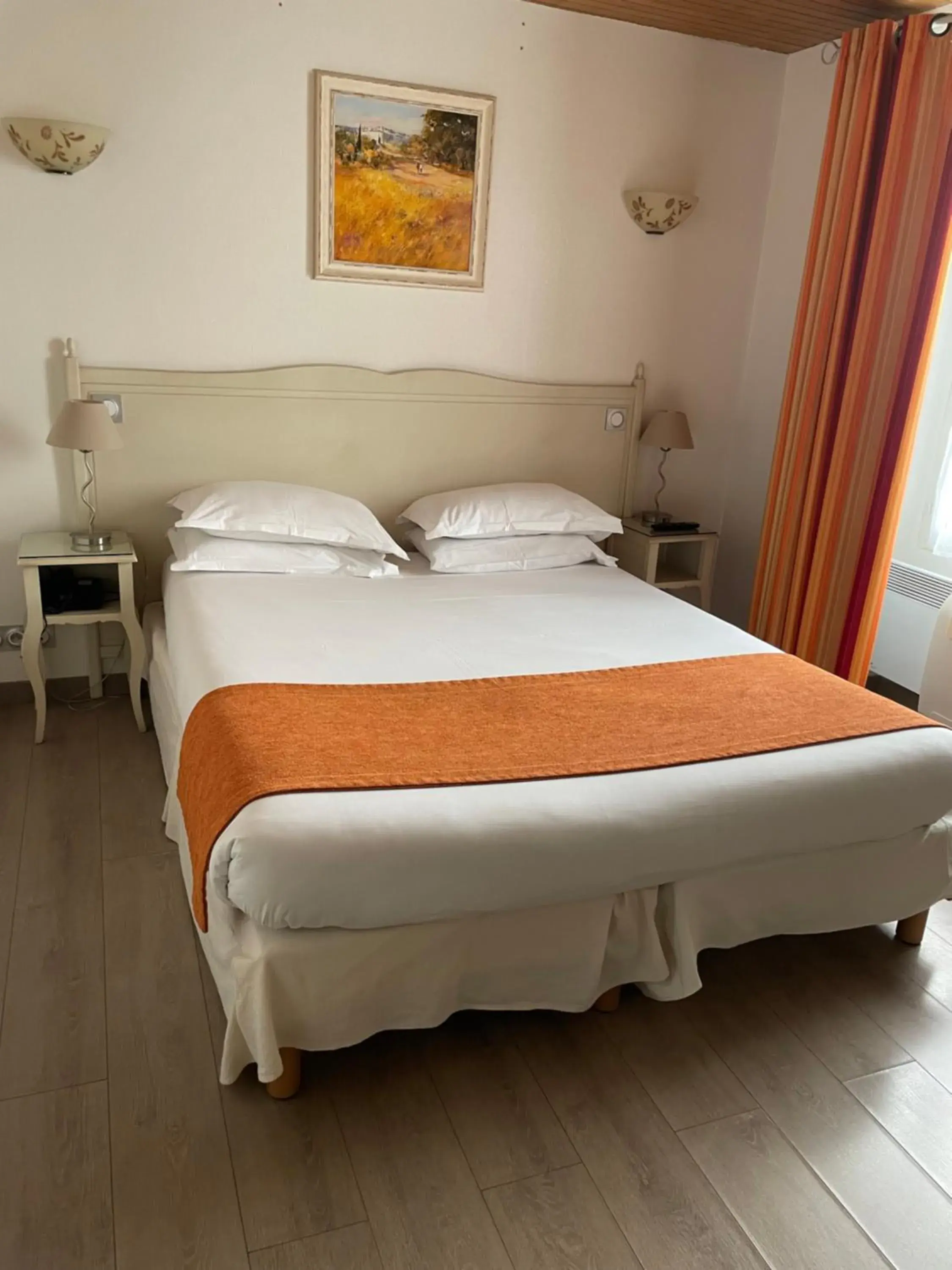 Bed in Hôtel Le Médiéval