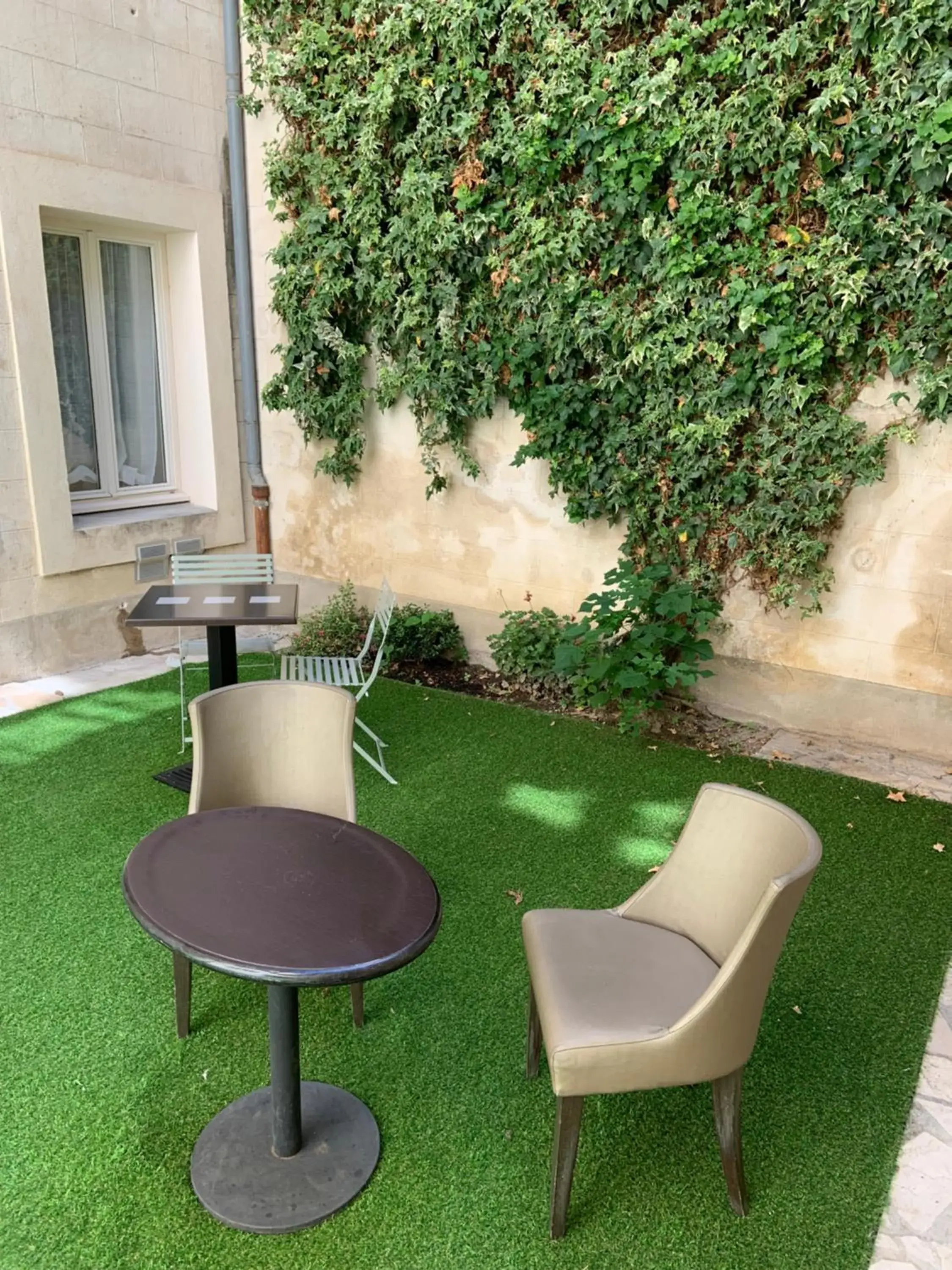 Patio, Garden in Hôtel Le Médiéval