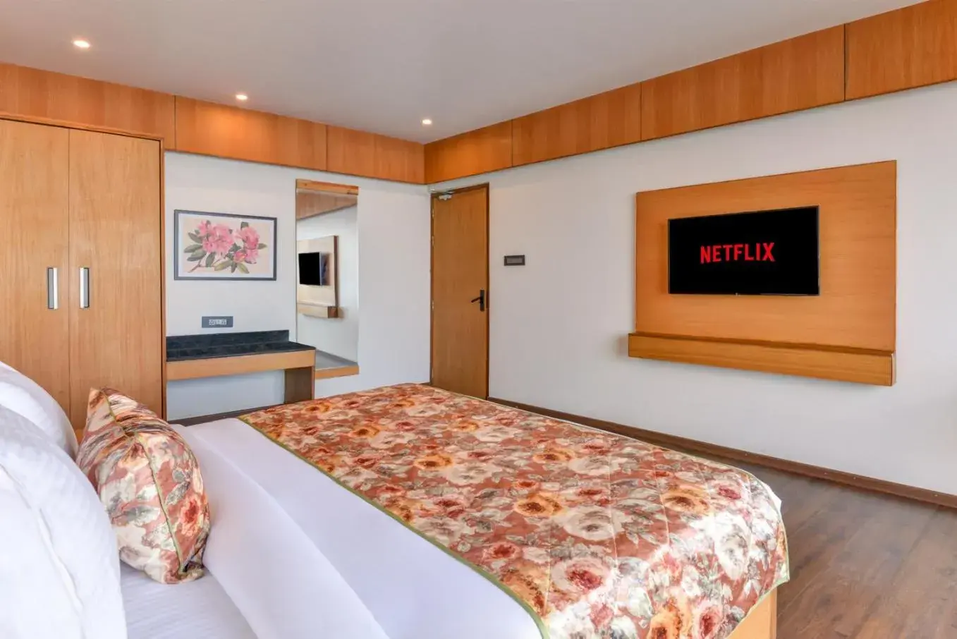 Presidential Suite View Room in Summit Montana Suites & Spa at Mall Presidential Suite View Room in Summit Montana Suites & Spa at Mall