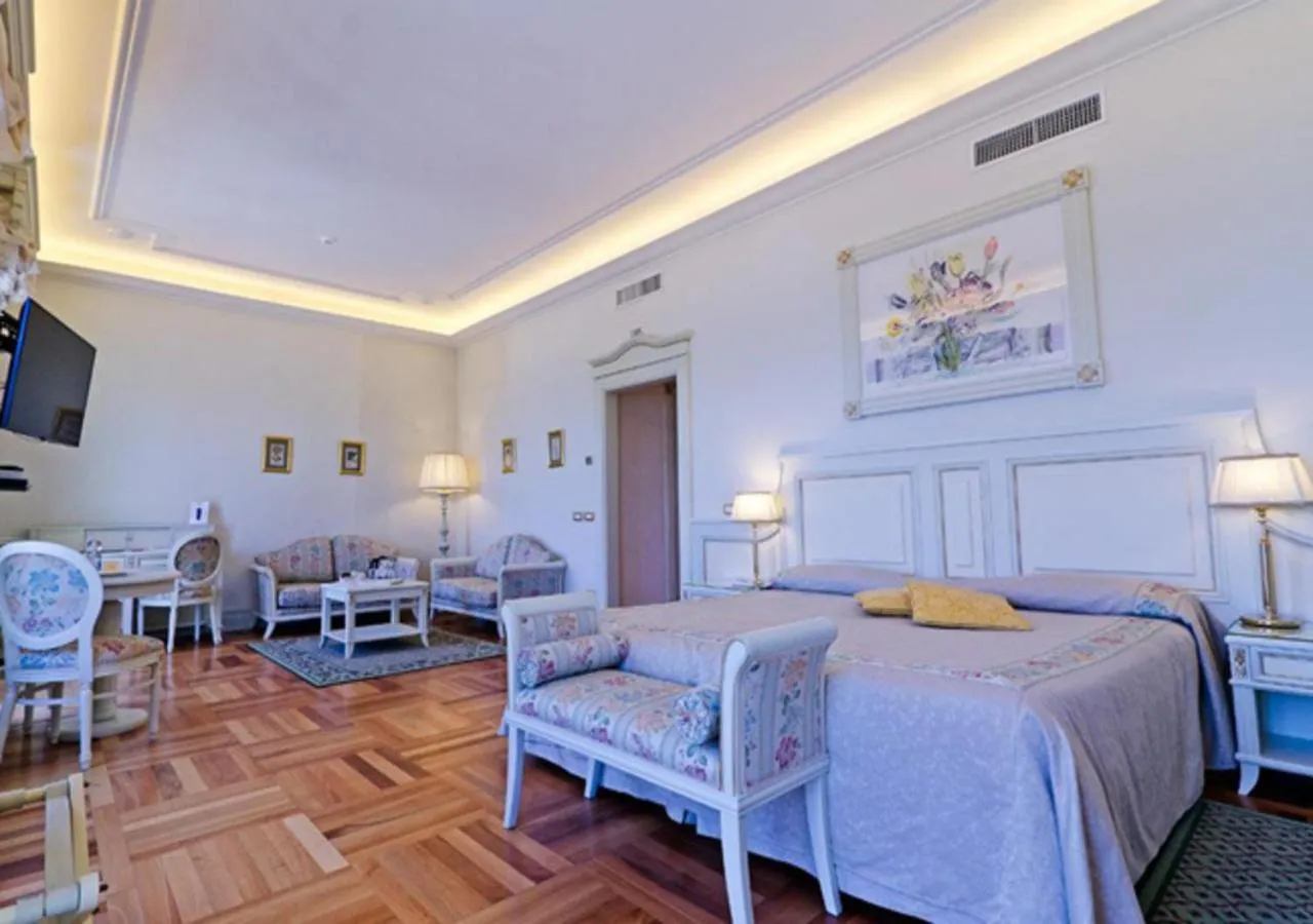 Bed in Hotel De Paris Sanremo