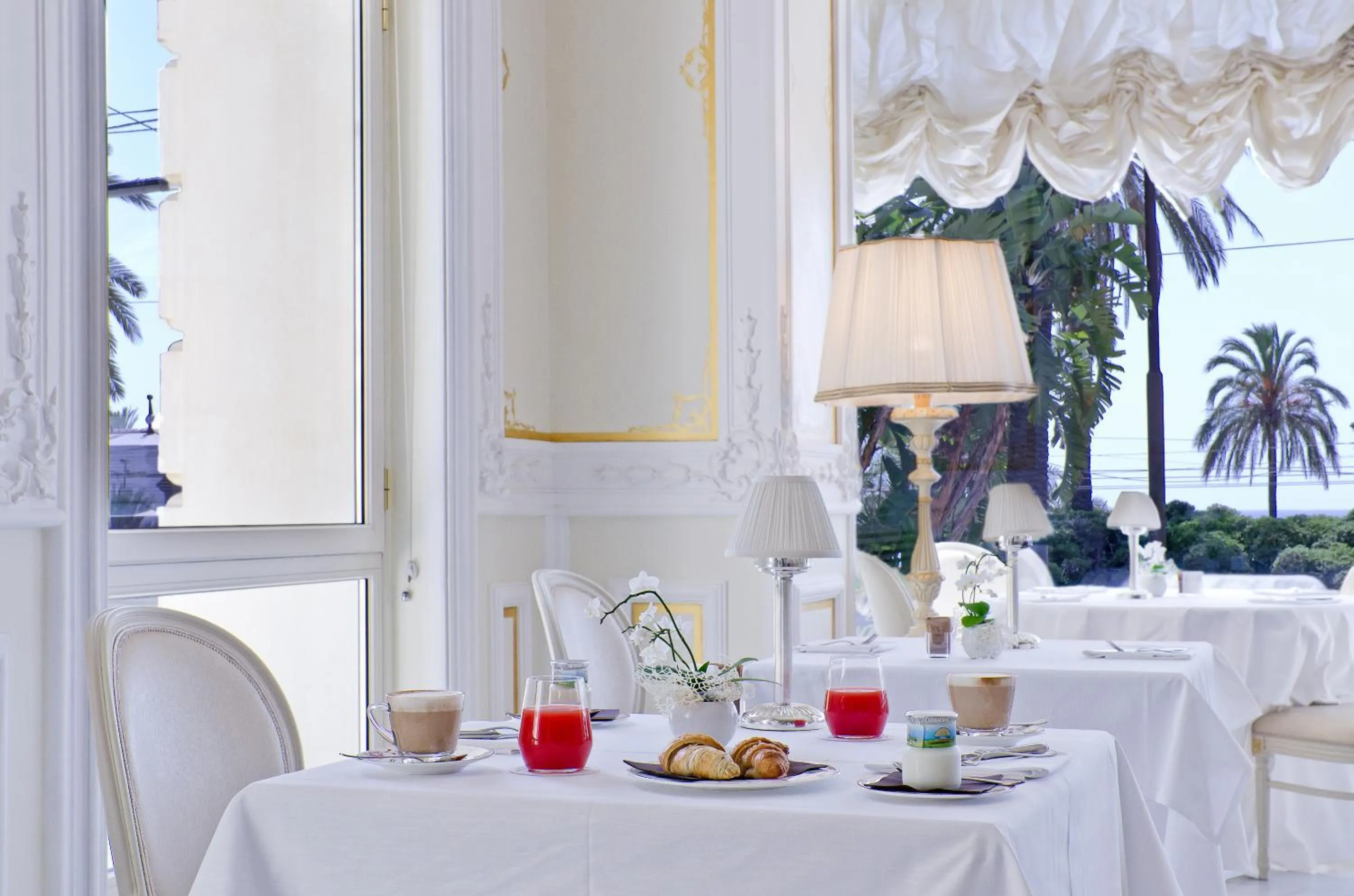 Restaurant/places to eat in Hotel De Paris Sanremo