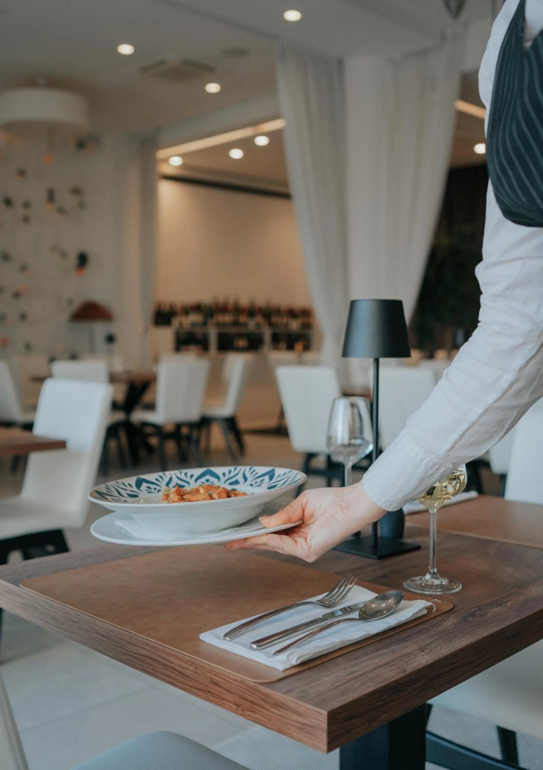 Restaurant/places to eat in Hotel Garden Hill