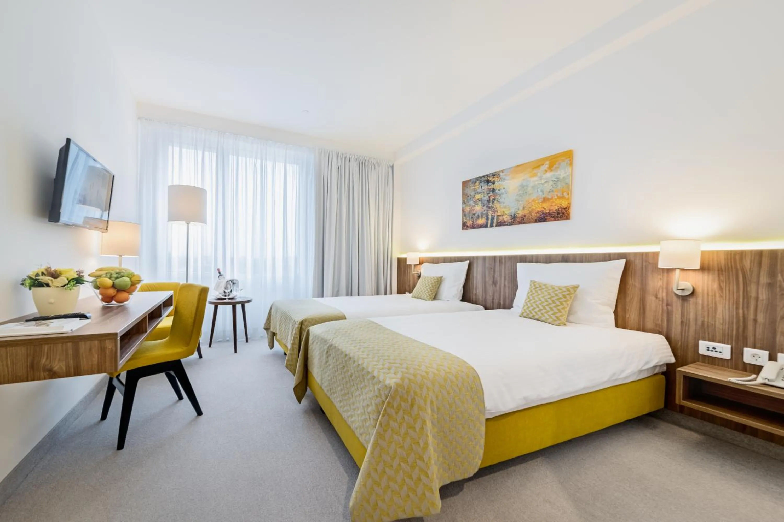 TV and multimedia, Bed in Hotel Garden Hill