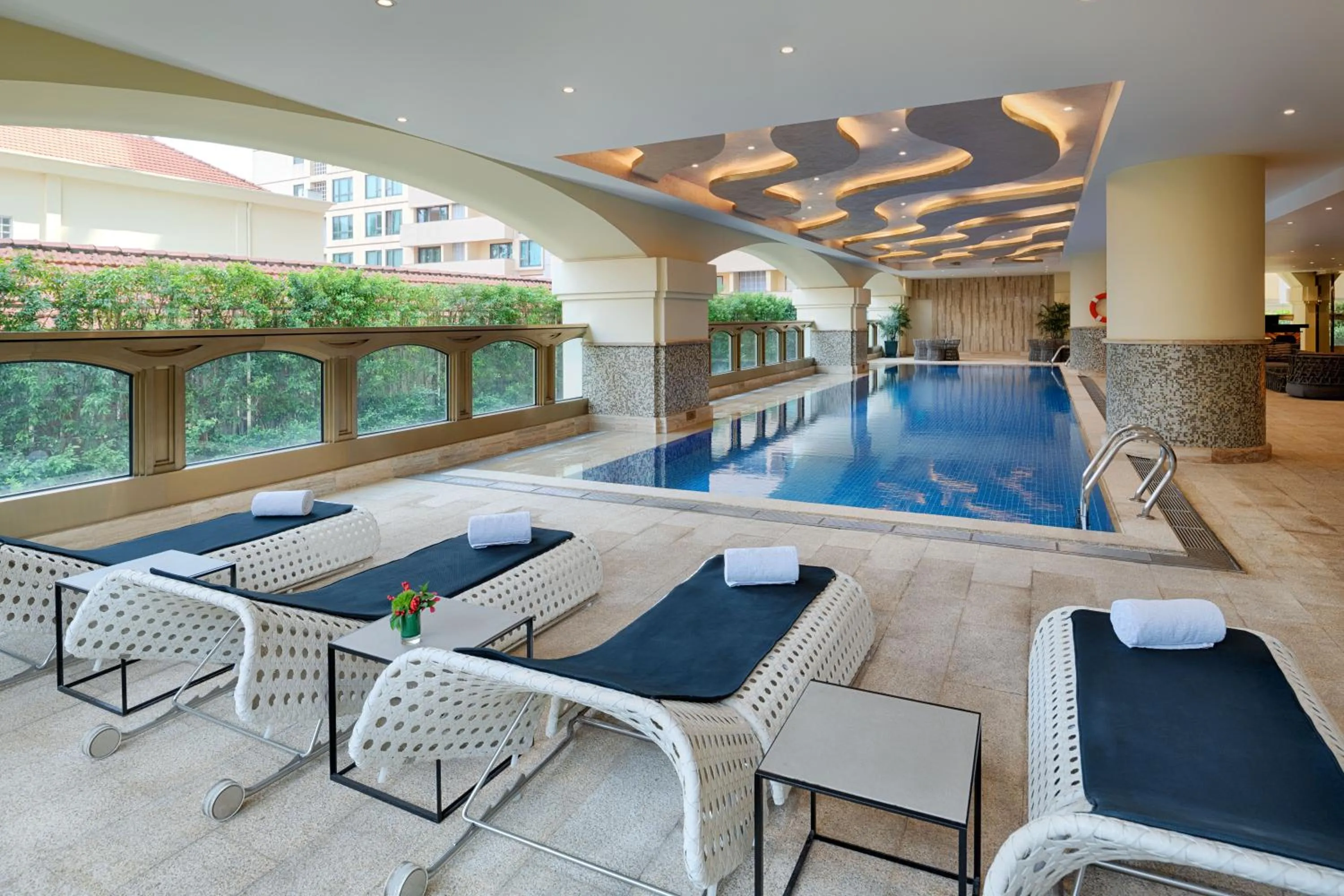 Swimming pool in Sherwood Suites