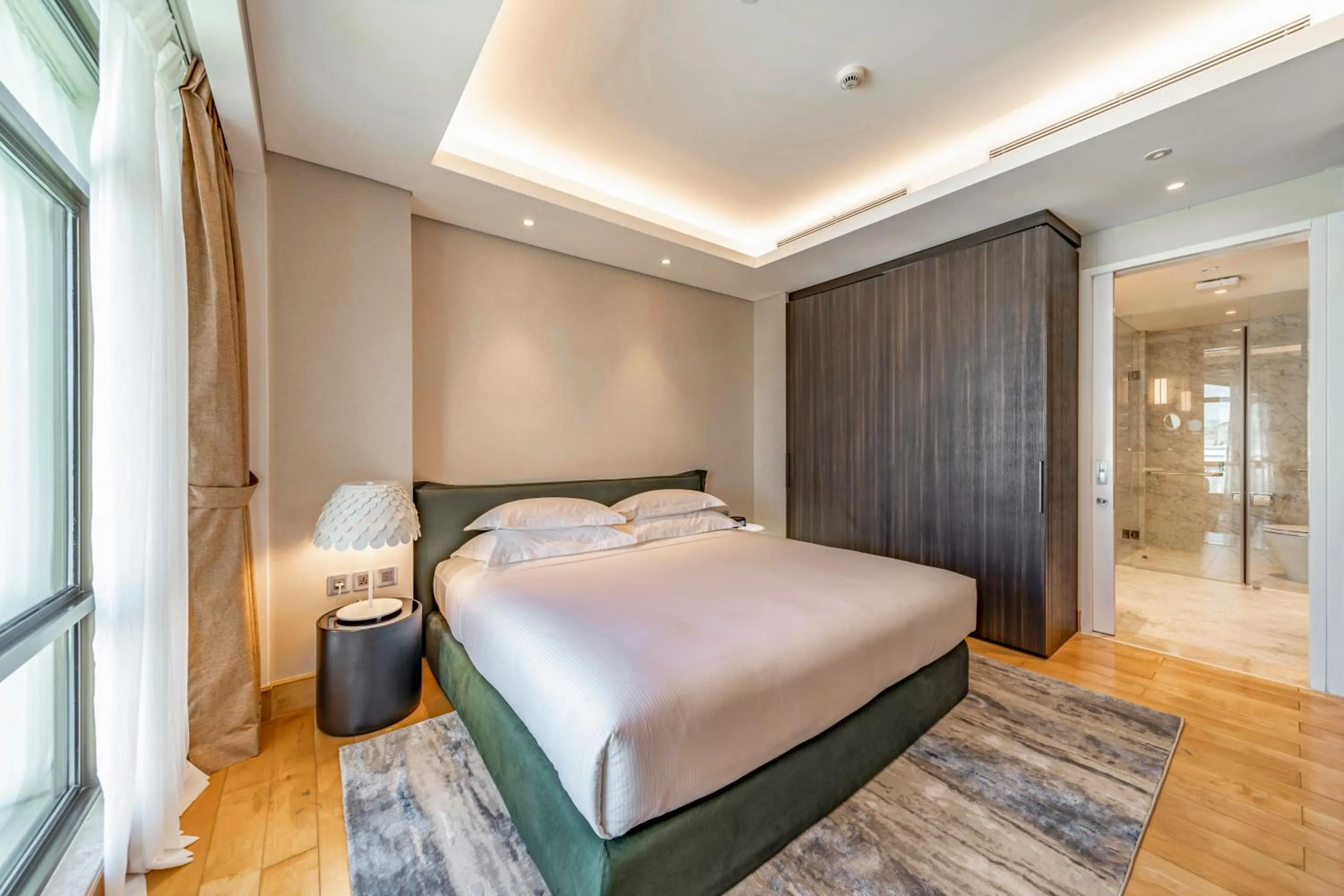 Bedroom, Bed in Sherwood Suites