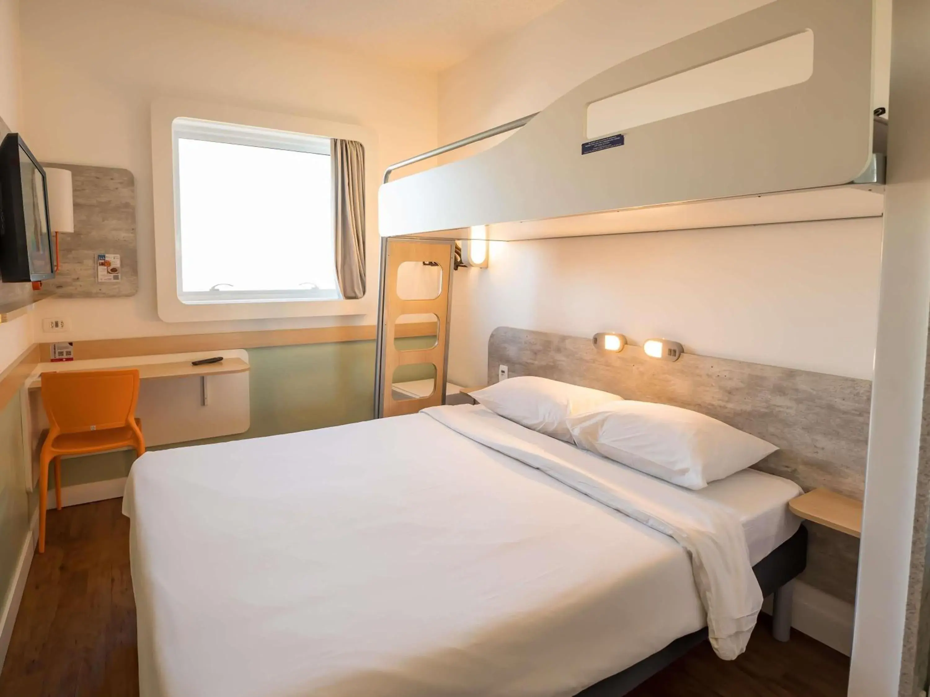 Superior Apartment with One Double and One Bunk Bed in ibis budget Campinas Aquidaban Superior Apartment with One Double and One Bunk Bed in ibis budget Campinas Aquidaban