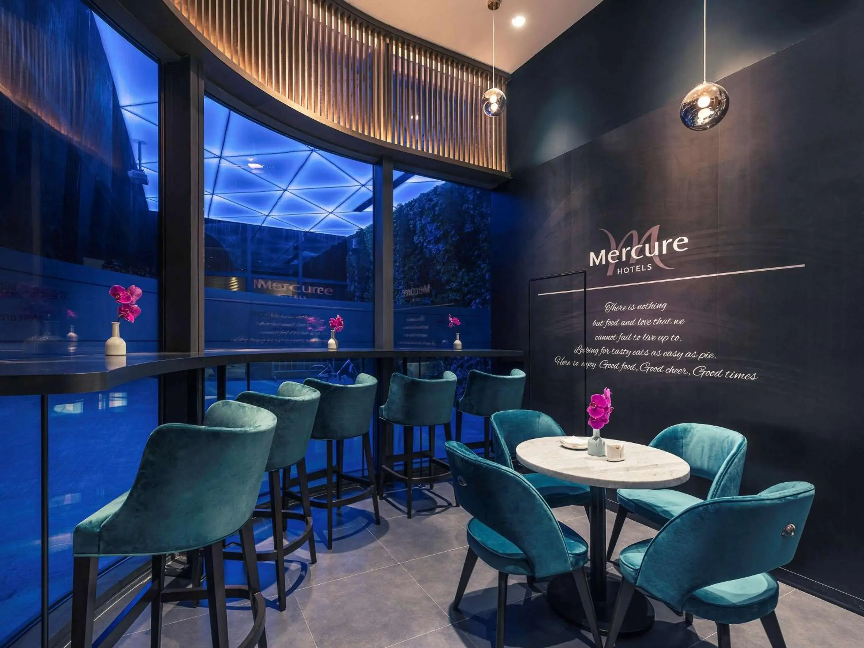 Property building in Mercure Shanghai Hongqiao Railway Station Property building in Mercure Shanghai Hongqiao Railway Station