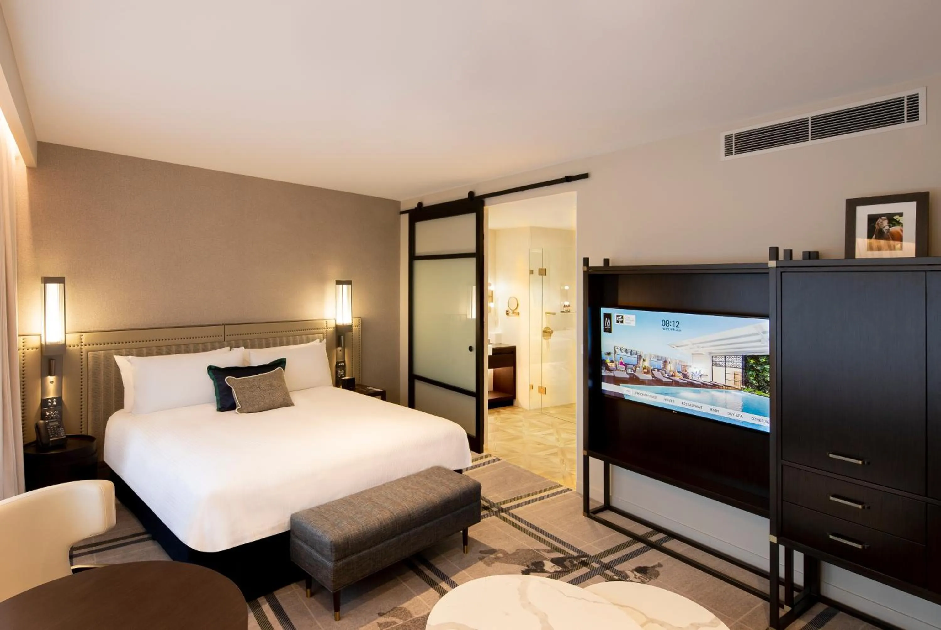 Bed in The William Inglis Mgallery