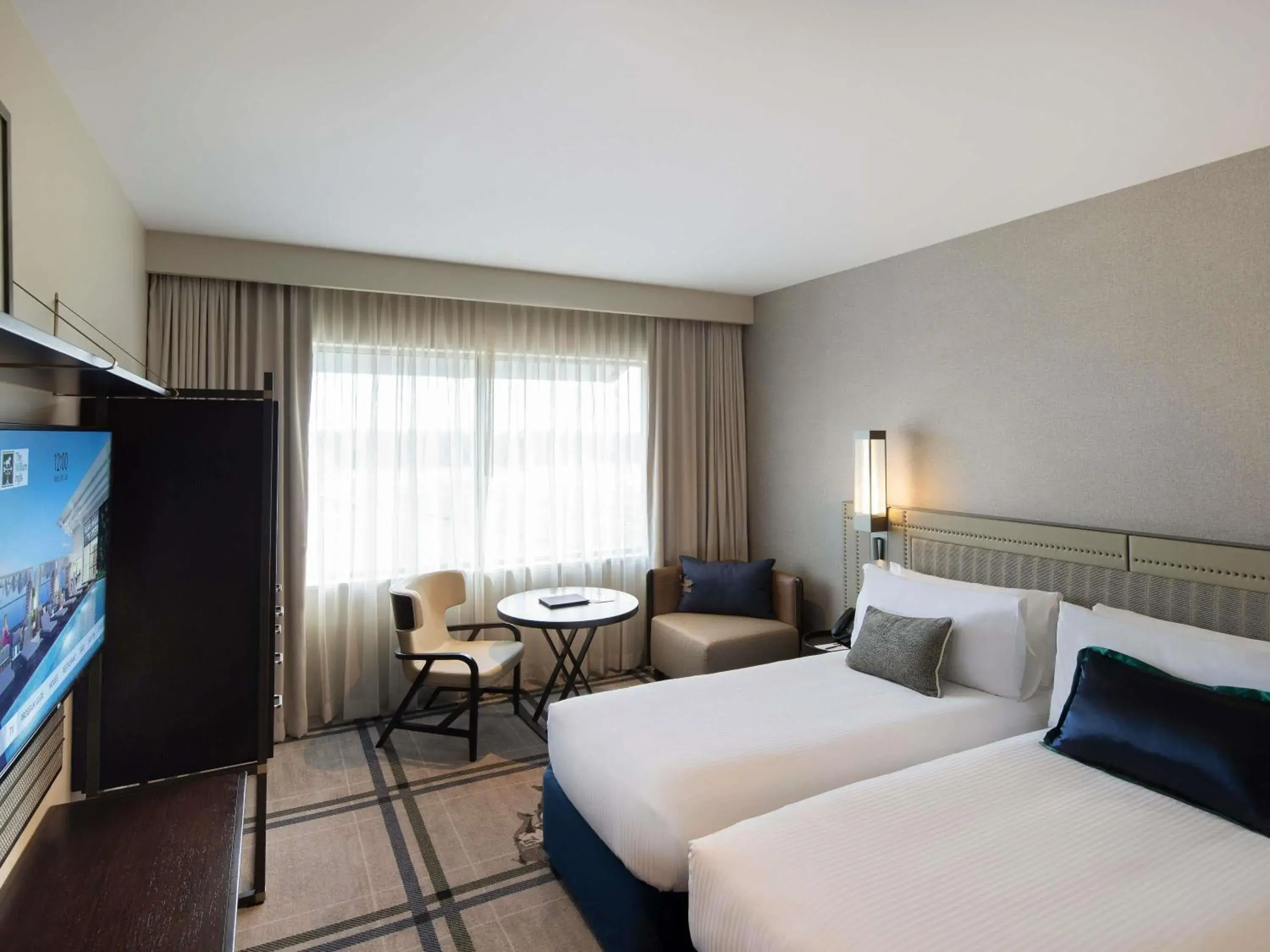 Bedroom, Bed in The William Inglis Mgallery Bedroom, Bed in The William Inglis Mgallery