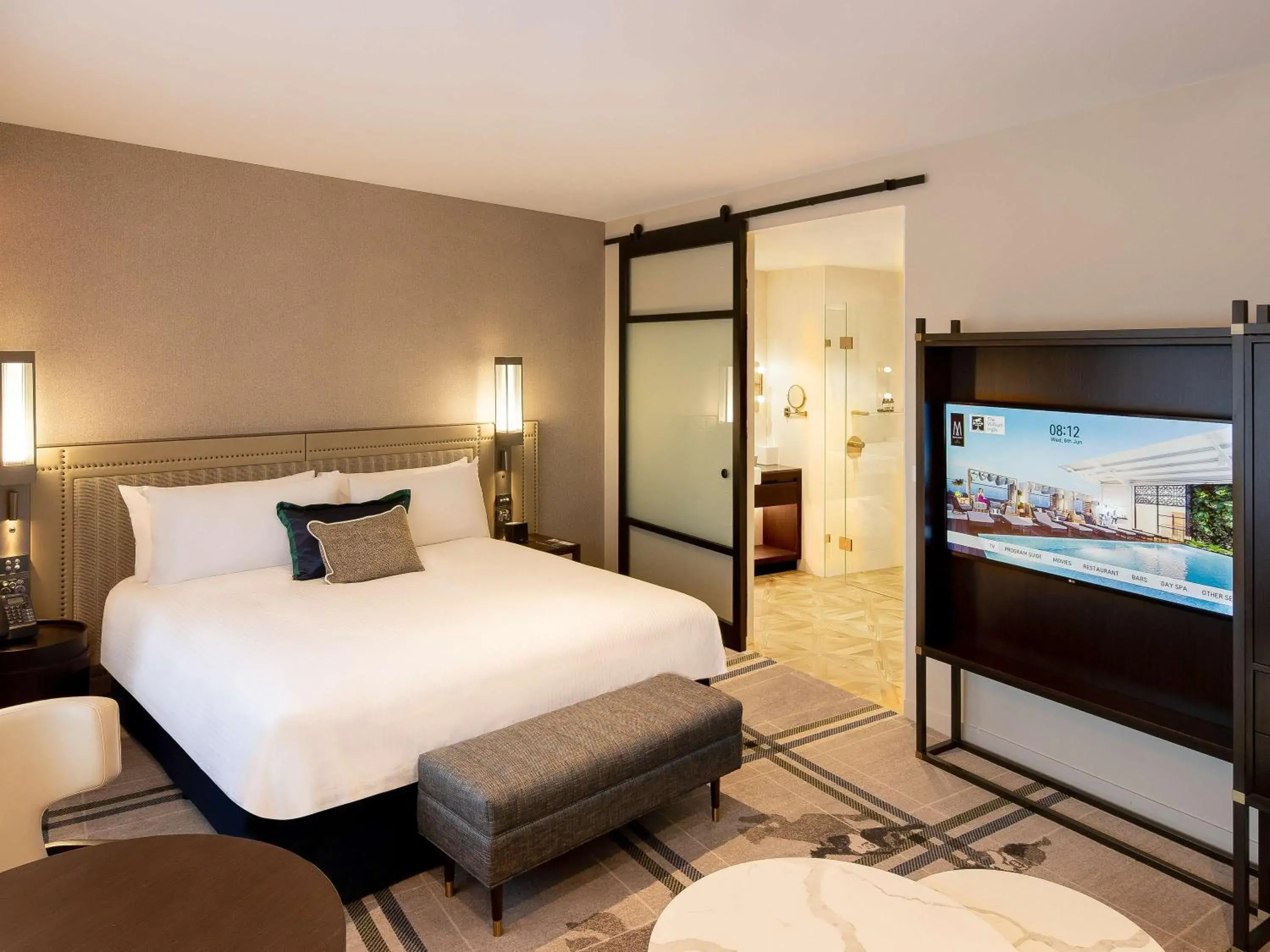 Bedroom, Bed in The William Inglis Mgallery Bedroom, Bed in The William Inglis Mgallery