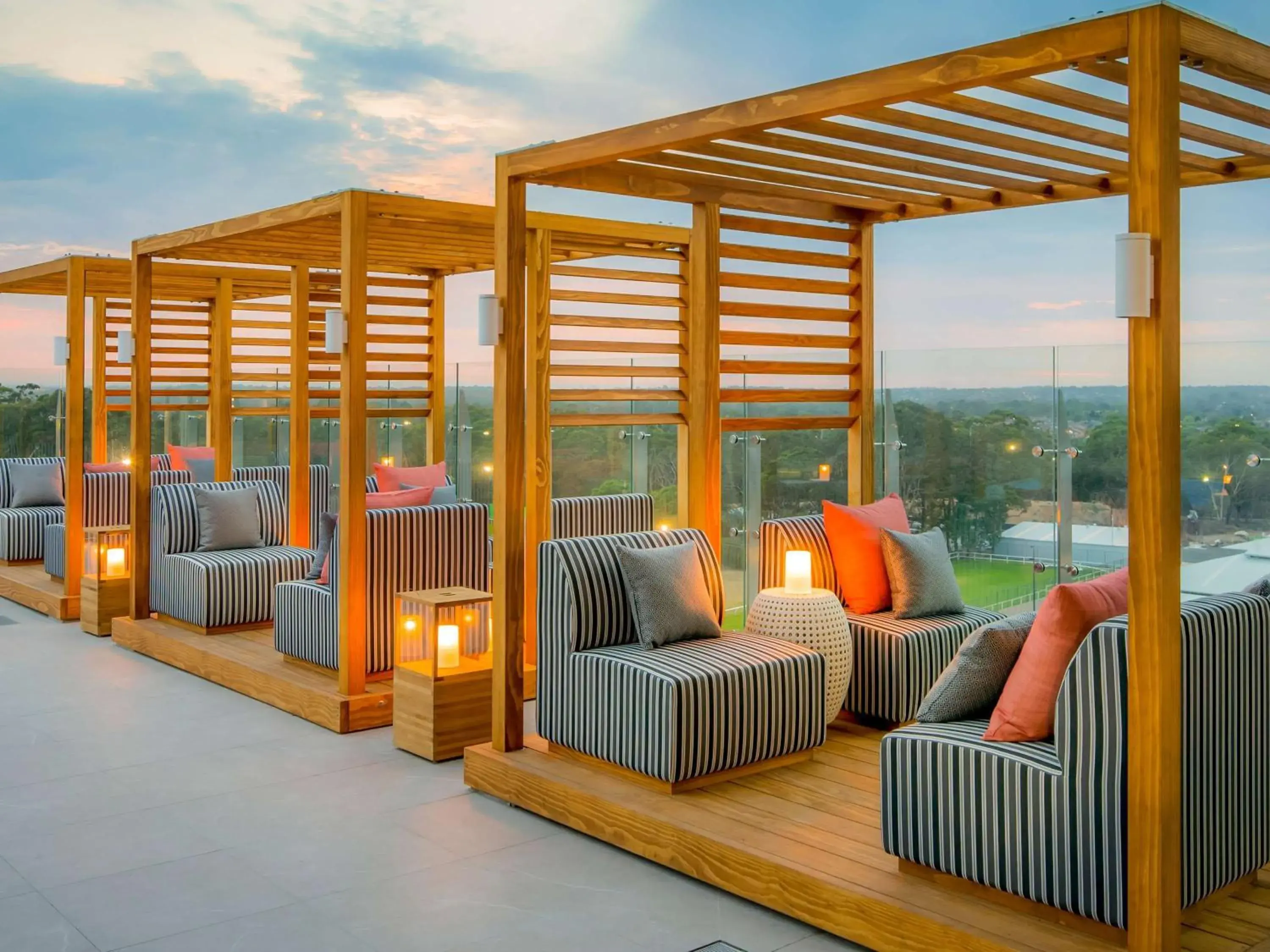 Lounge or bar in The William Inglis Mgallery Lounge or bar in The William Inglis Mgallery