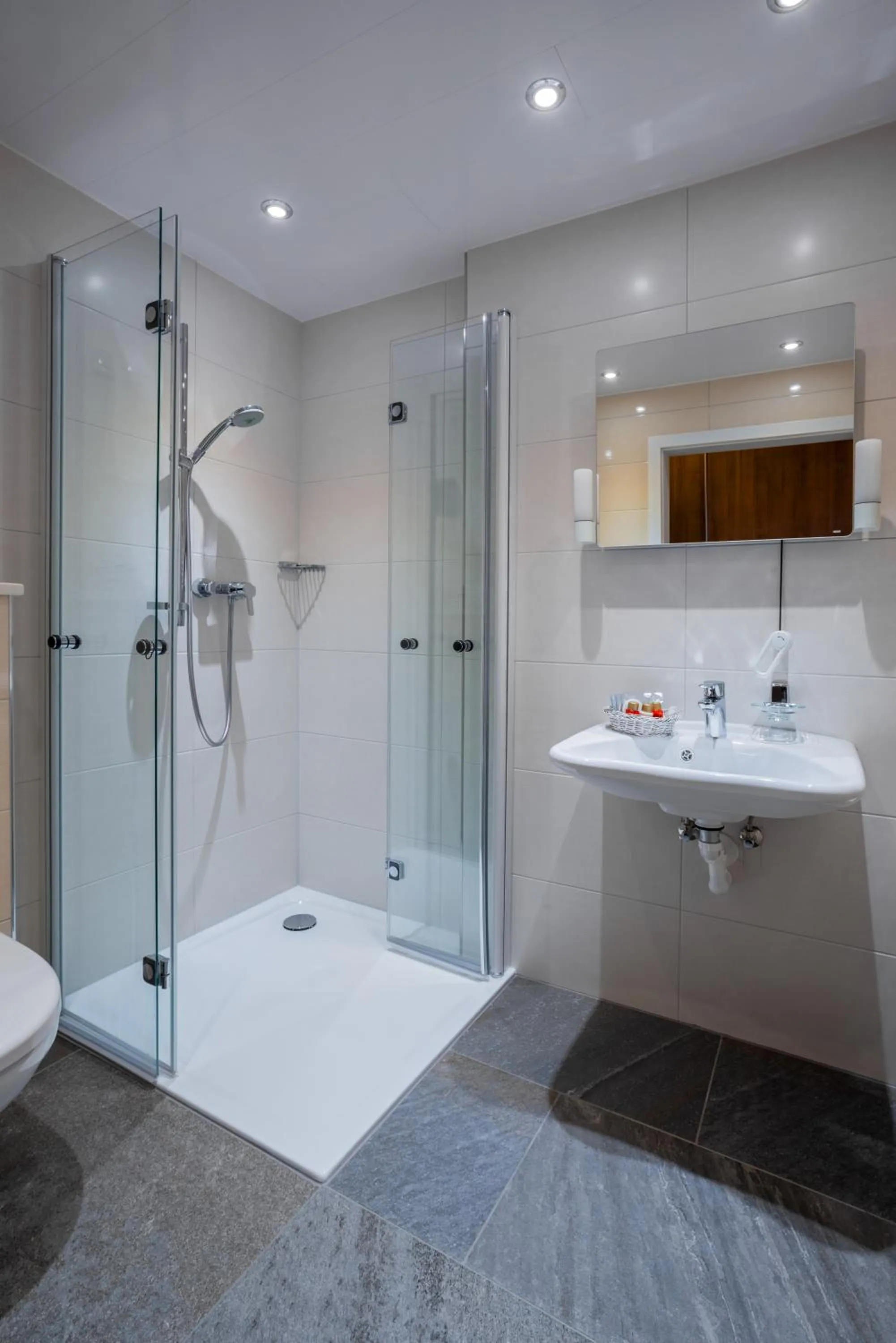 Shower in Waldhotel Sonnenberg