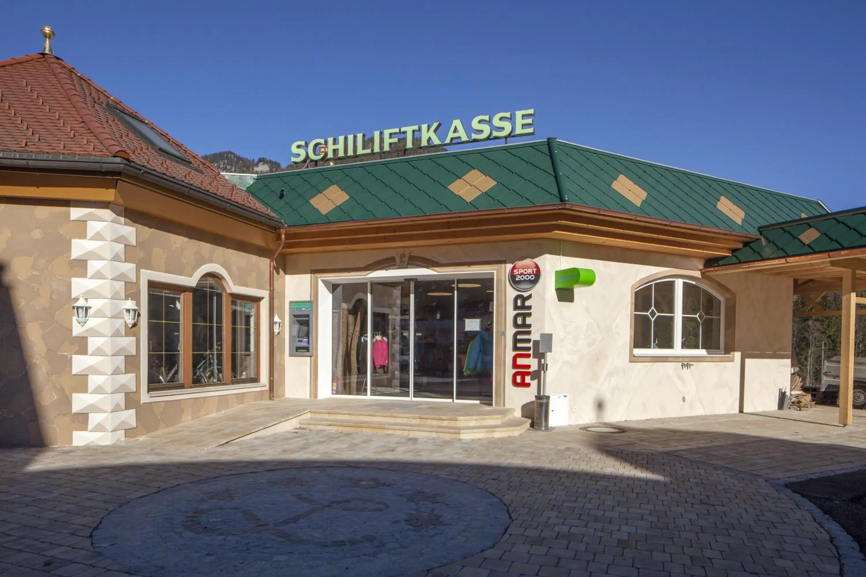 On-site shops, Property Building in Der Lärchenhof