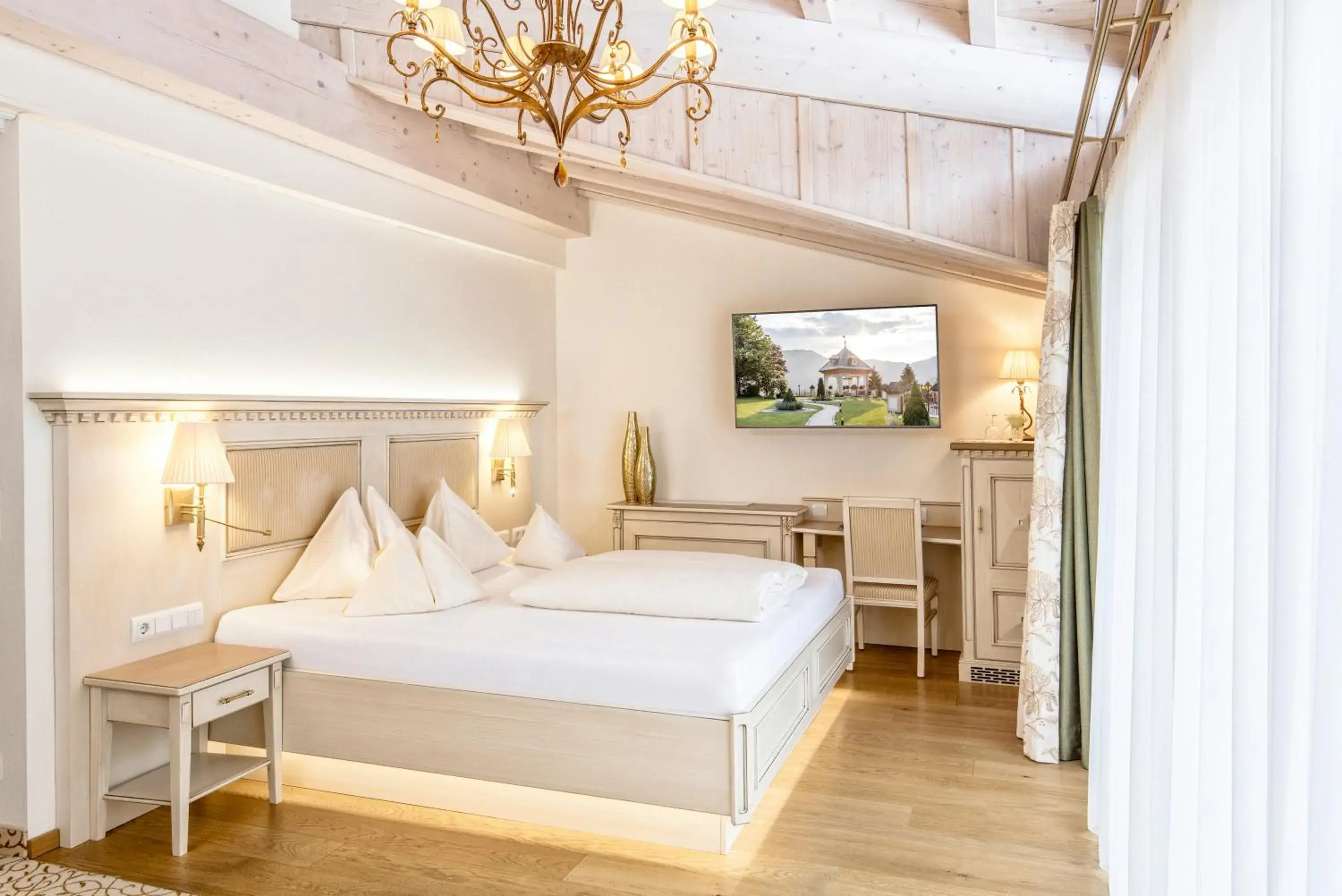 Photo of the whole room, Bed in Der Lärchenhof