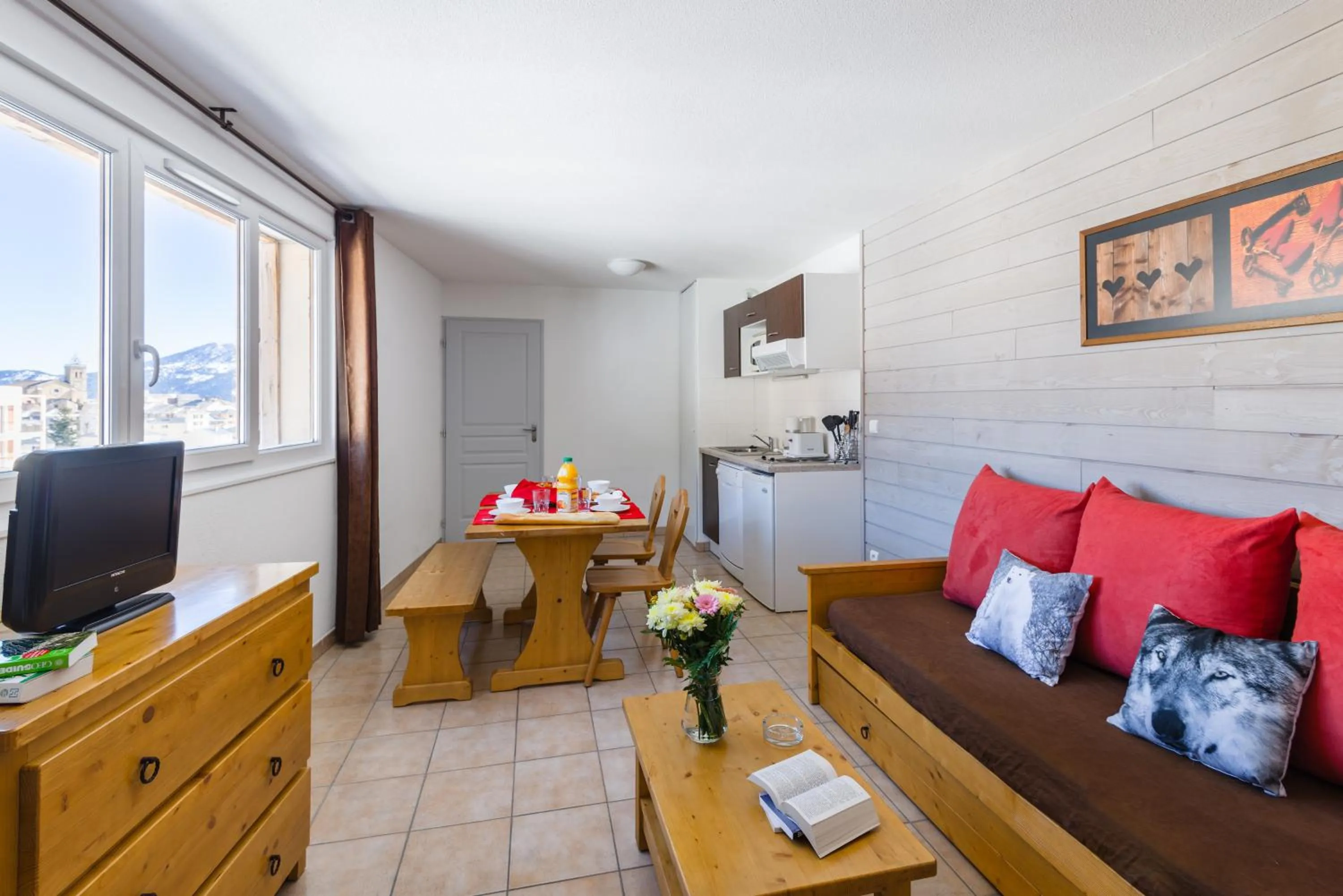 TV and multimedia in Lagrange Vacances L'Orée des Cîmes