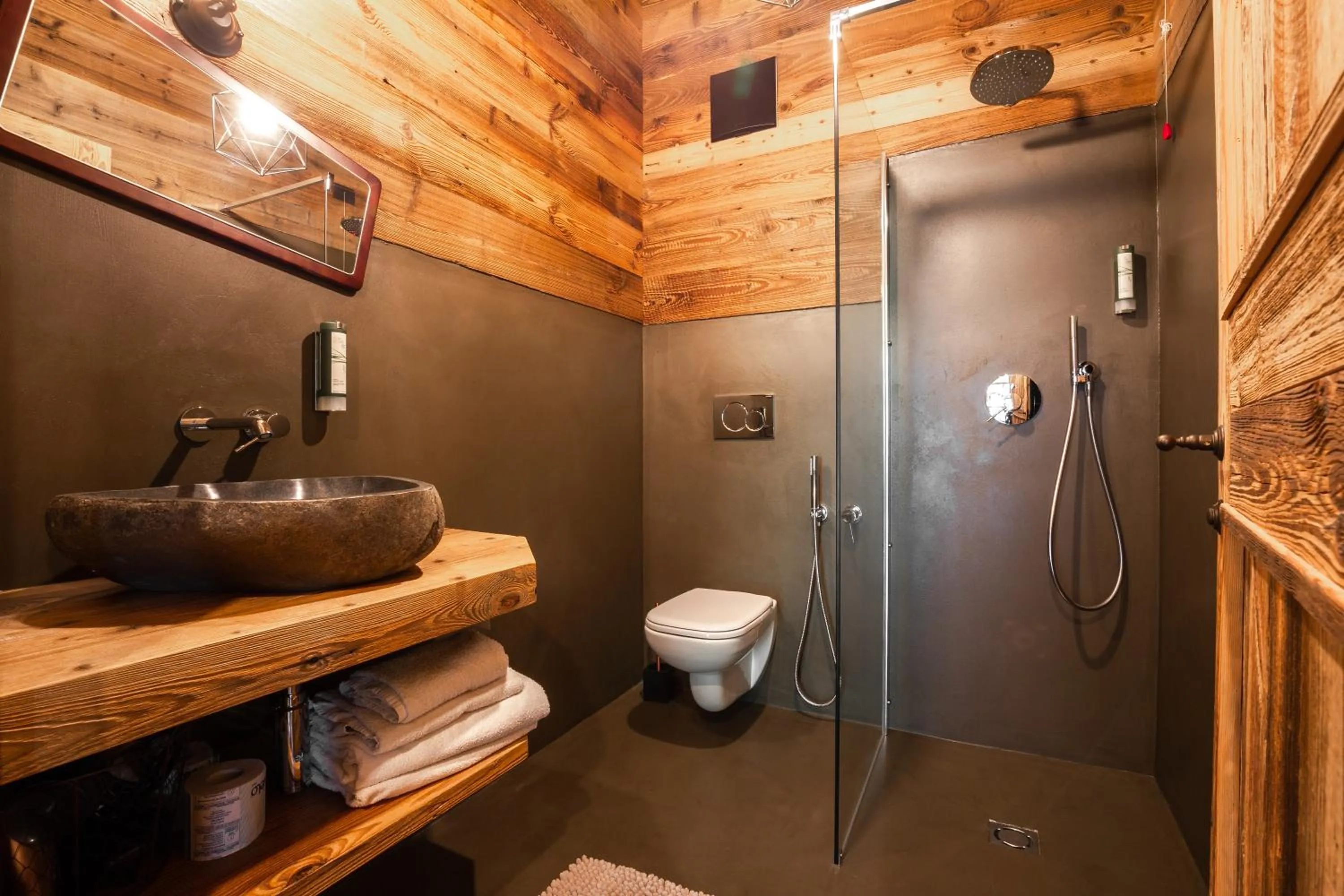 Shower in LMC Guesthouse