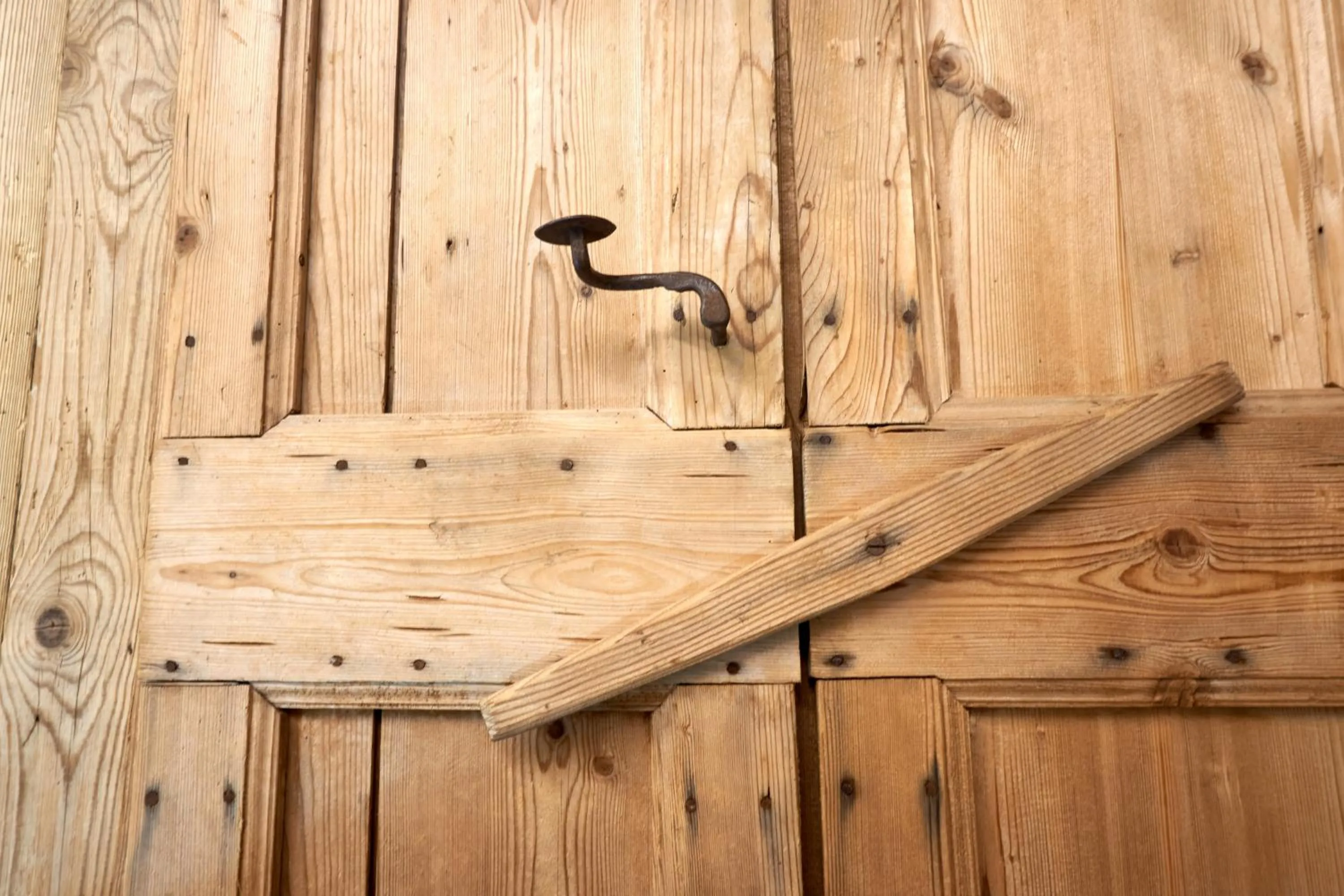 wardrobe in LMC Guesthouse