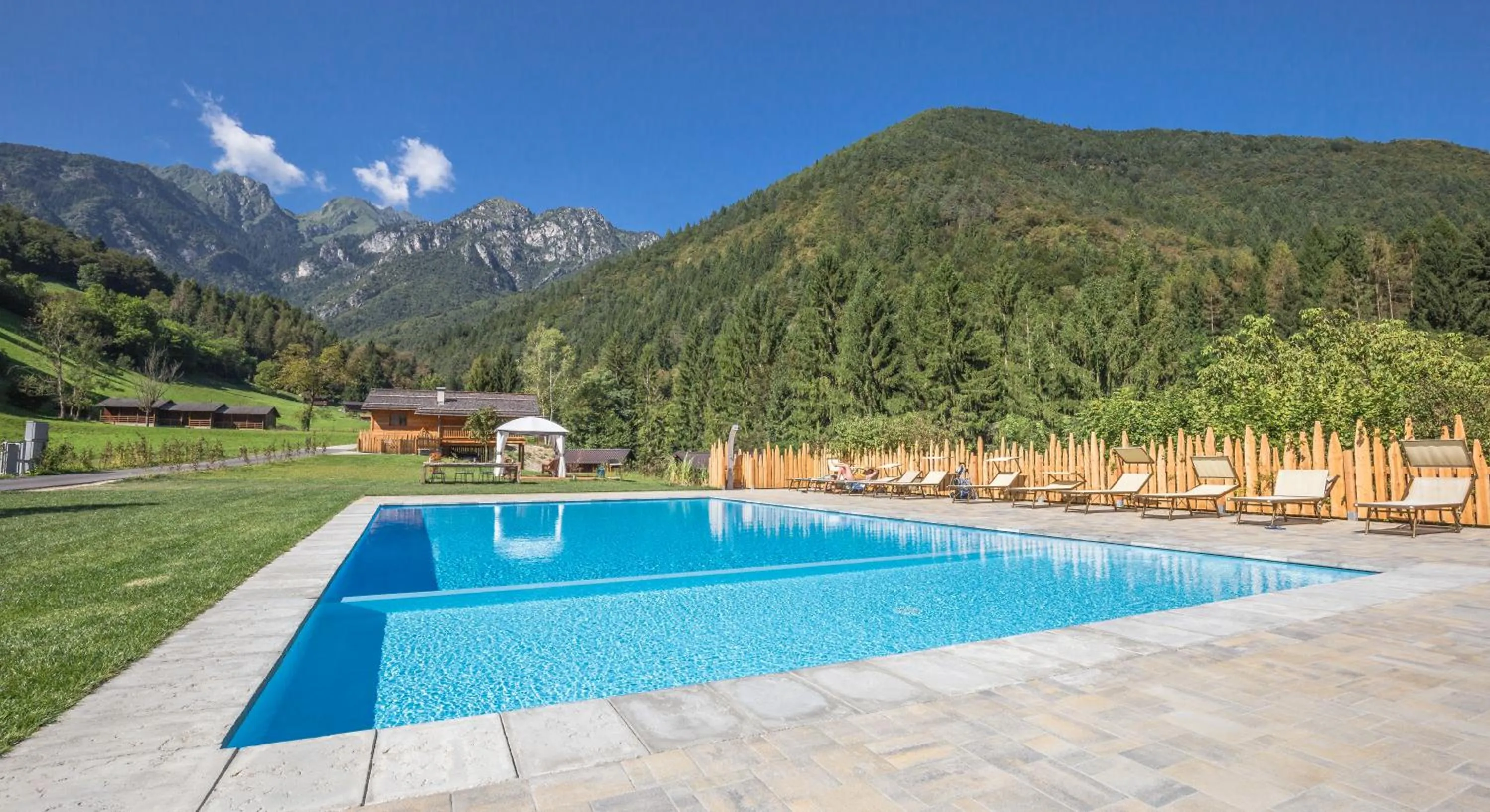 Garden in LMC Guesthouse