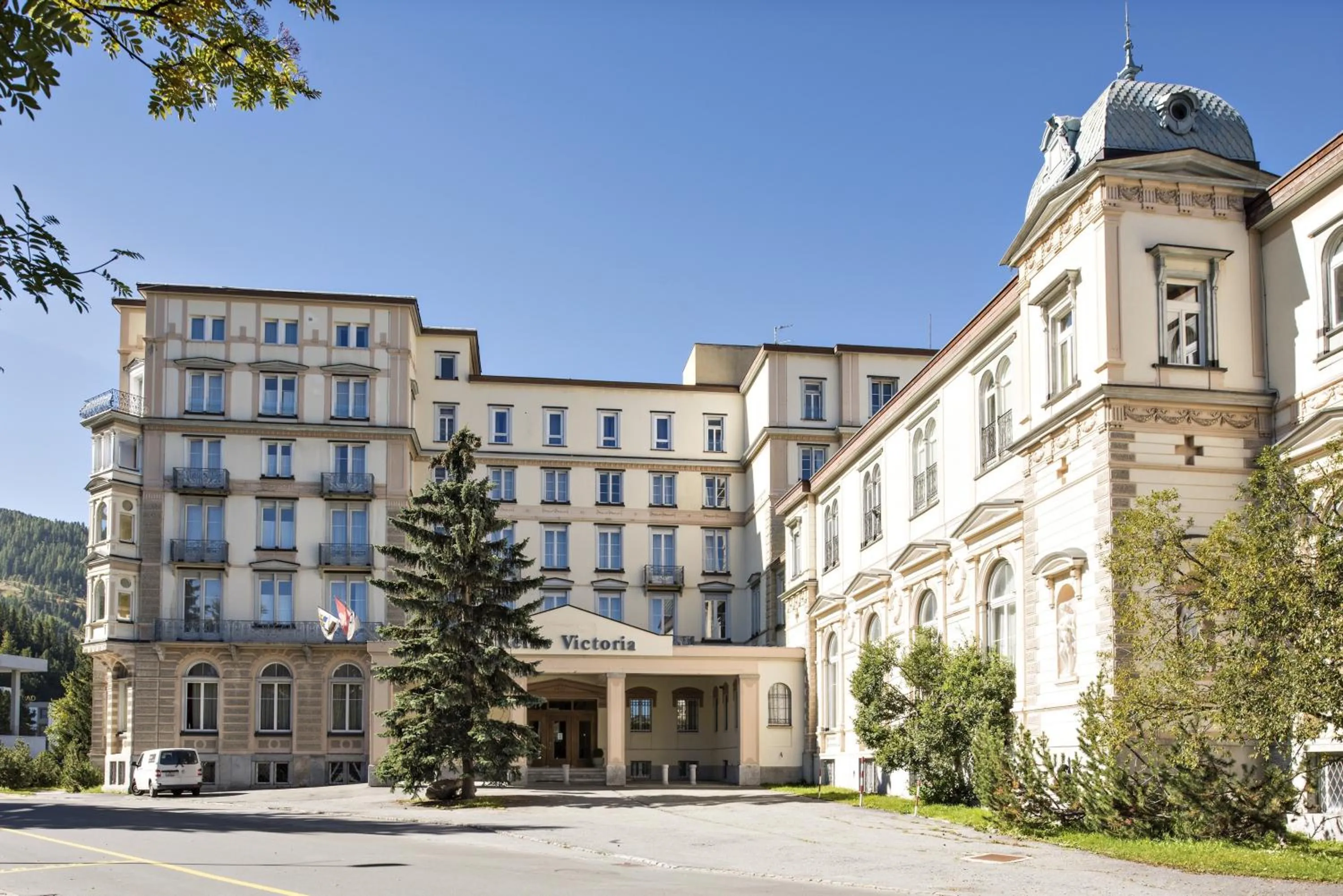 Property building in Hotel Reine Victoria