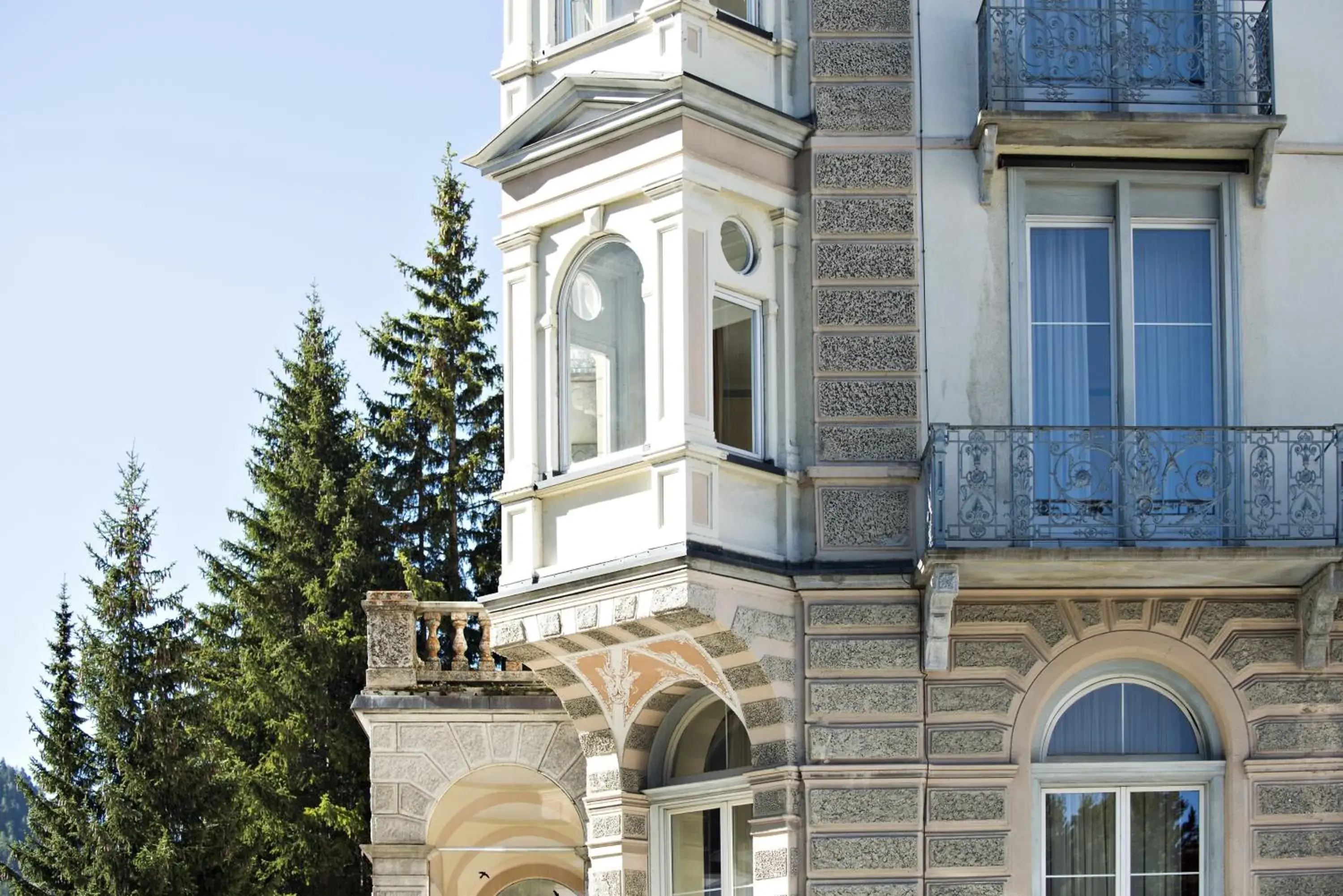 Property building in Hotel Reine Victoria Property building in Hotel Reine Victoria