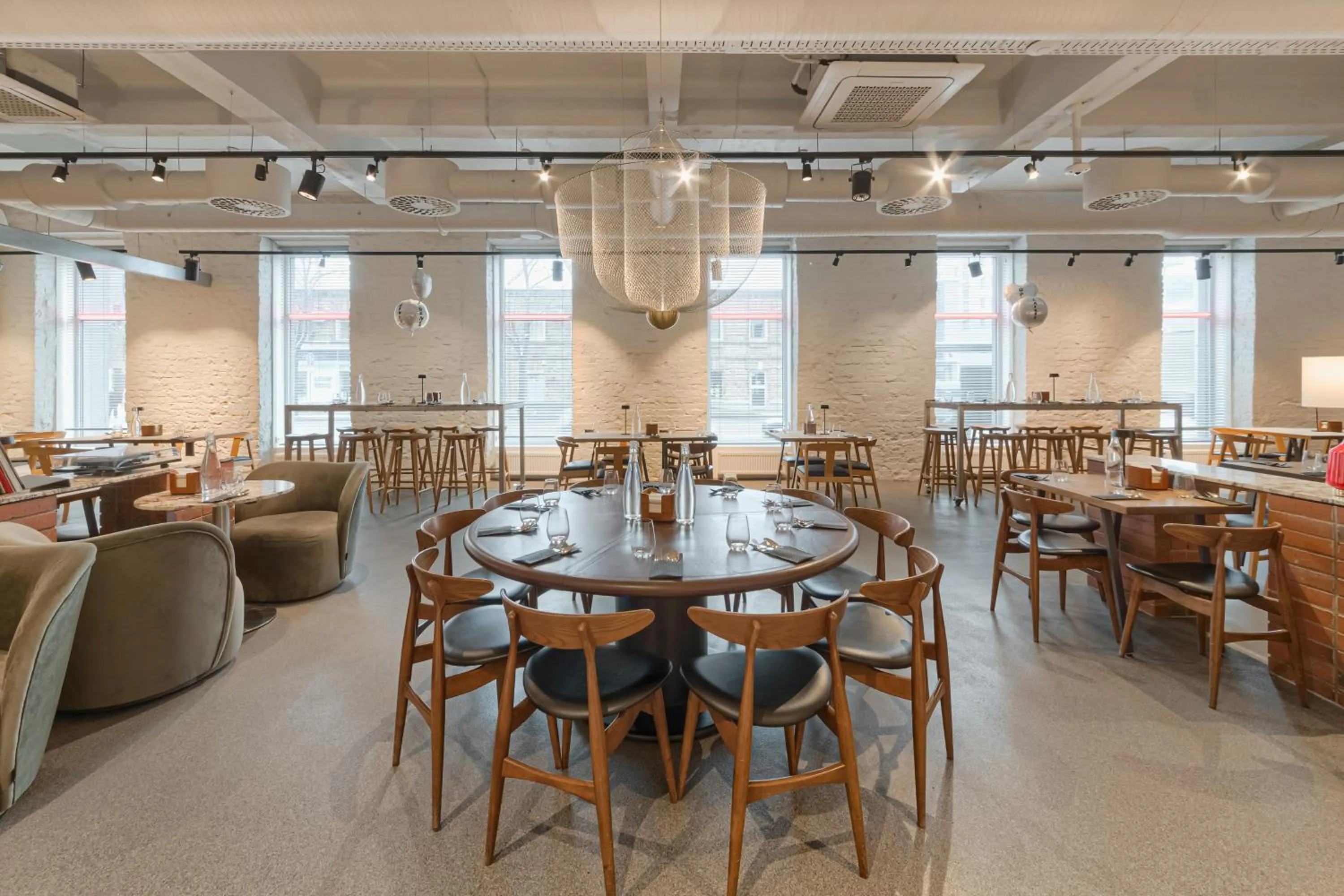 Restaurant/places to eat in Corner Hotel