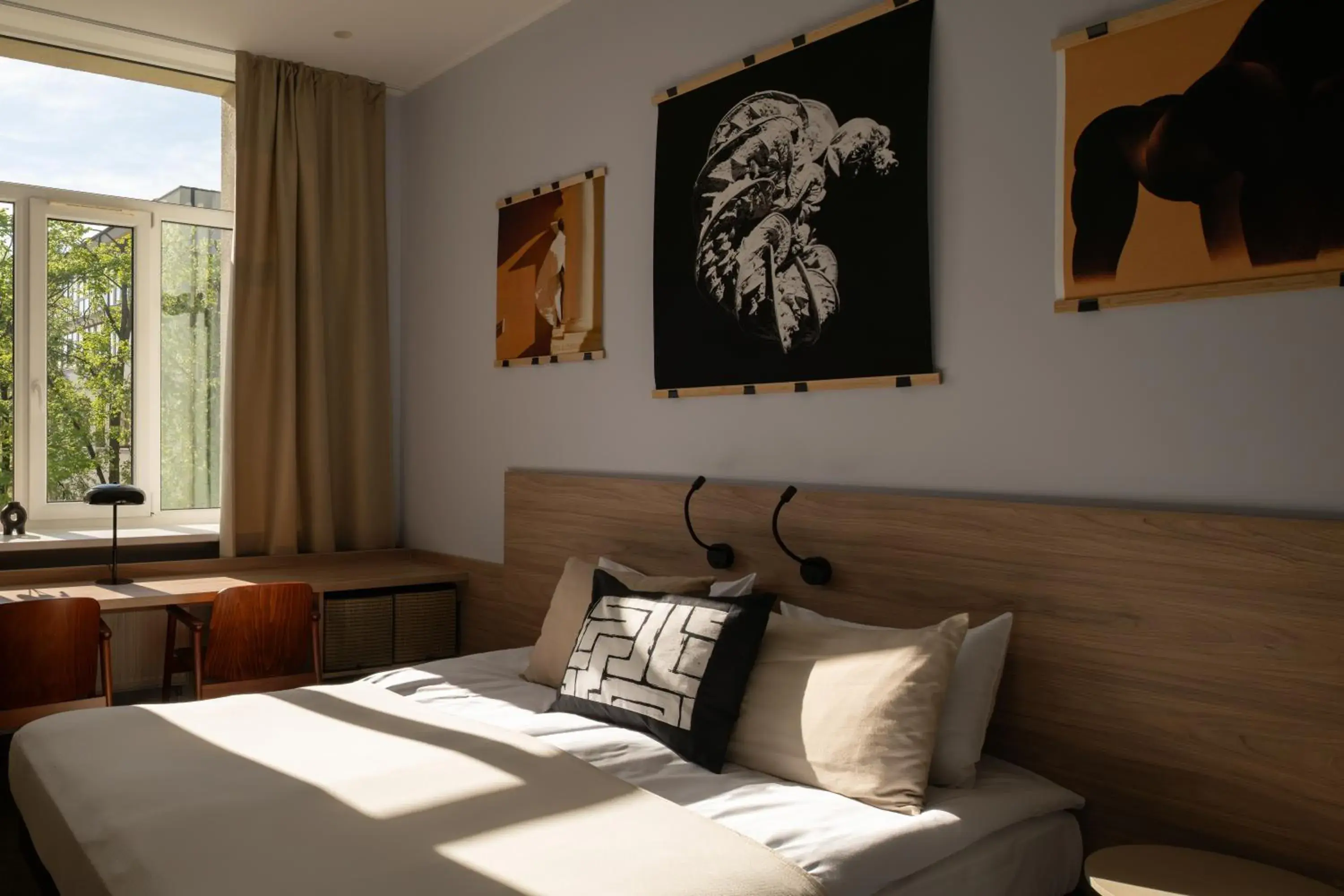 Photo of the whole room, Bed in Corner Hotel Photo of the whole room, Bed in Corner Hotel