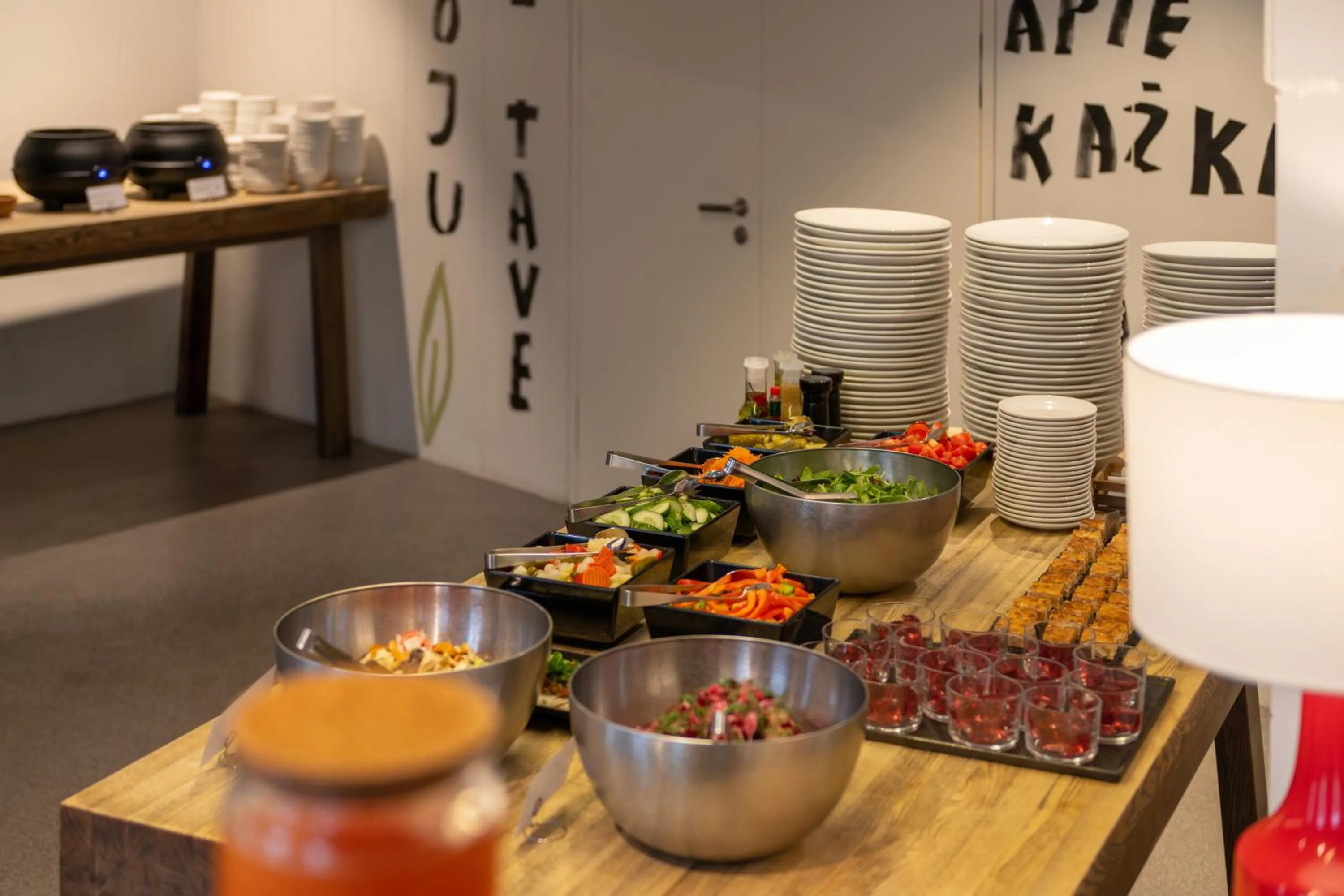 Restaurant/places to eat in Corner Hotel