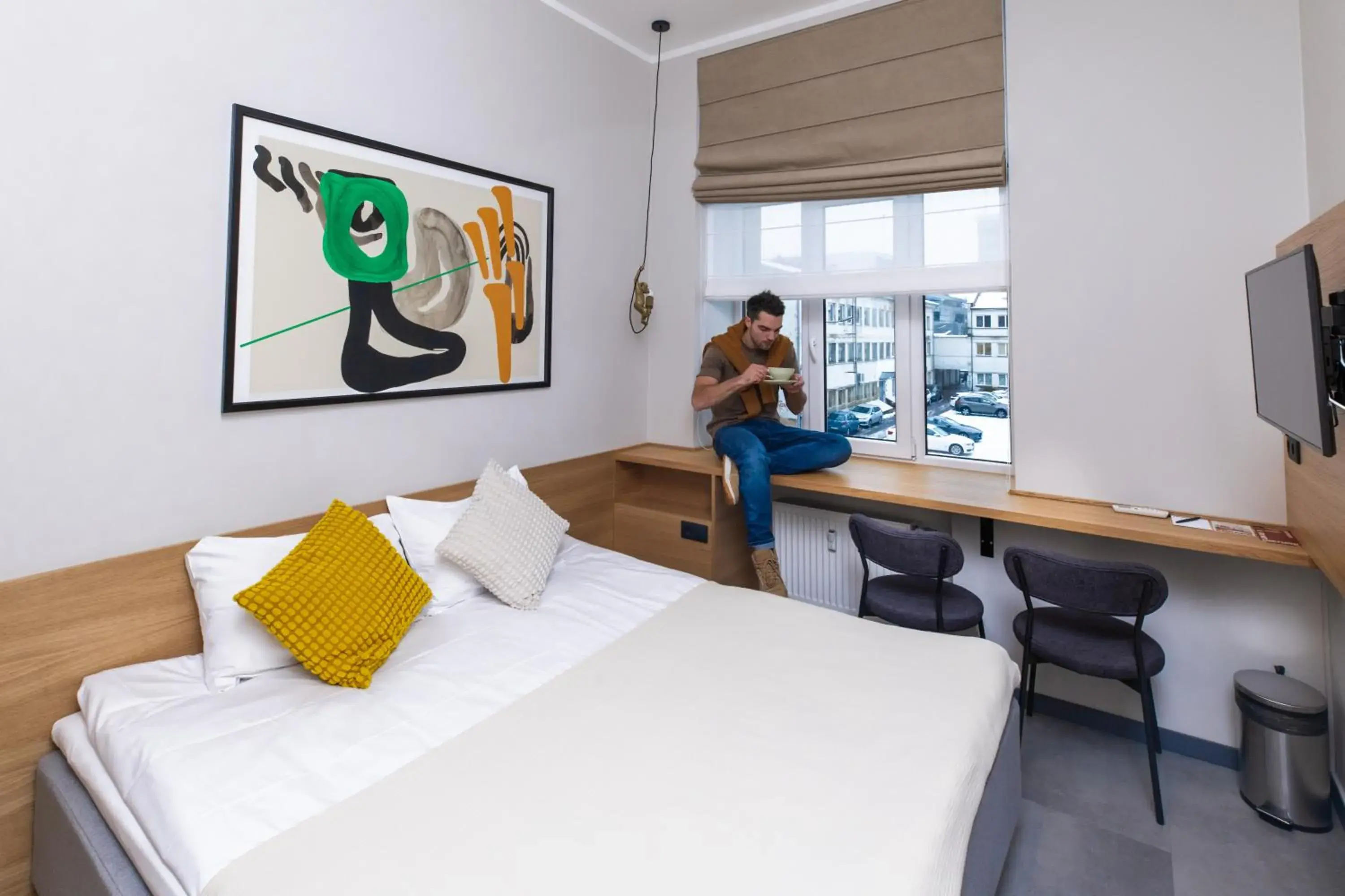 Bedroom, Bed in Corner Hotel Bedroom, Bed in Corner Hotel