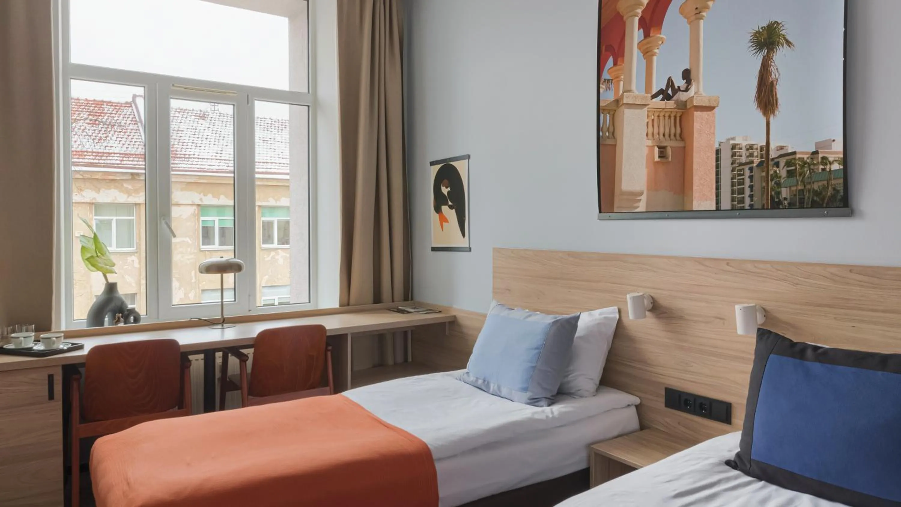 Photo of the whole room in Corner Hotel