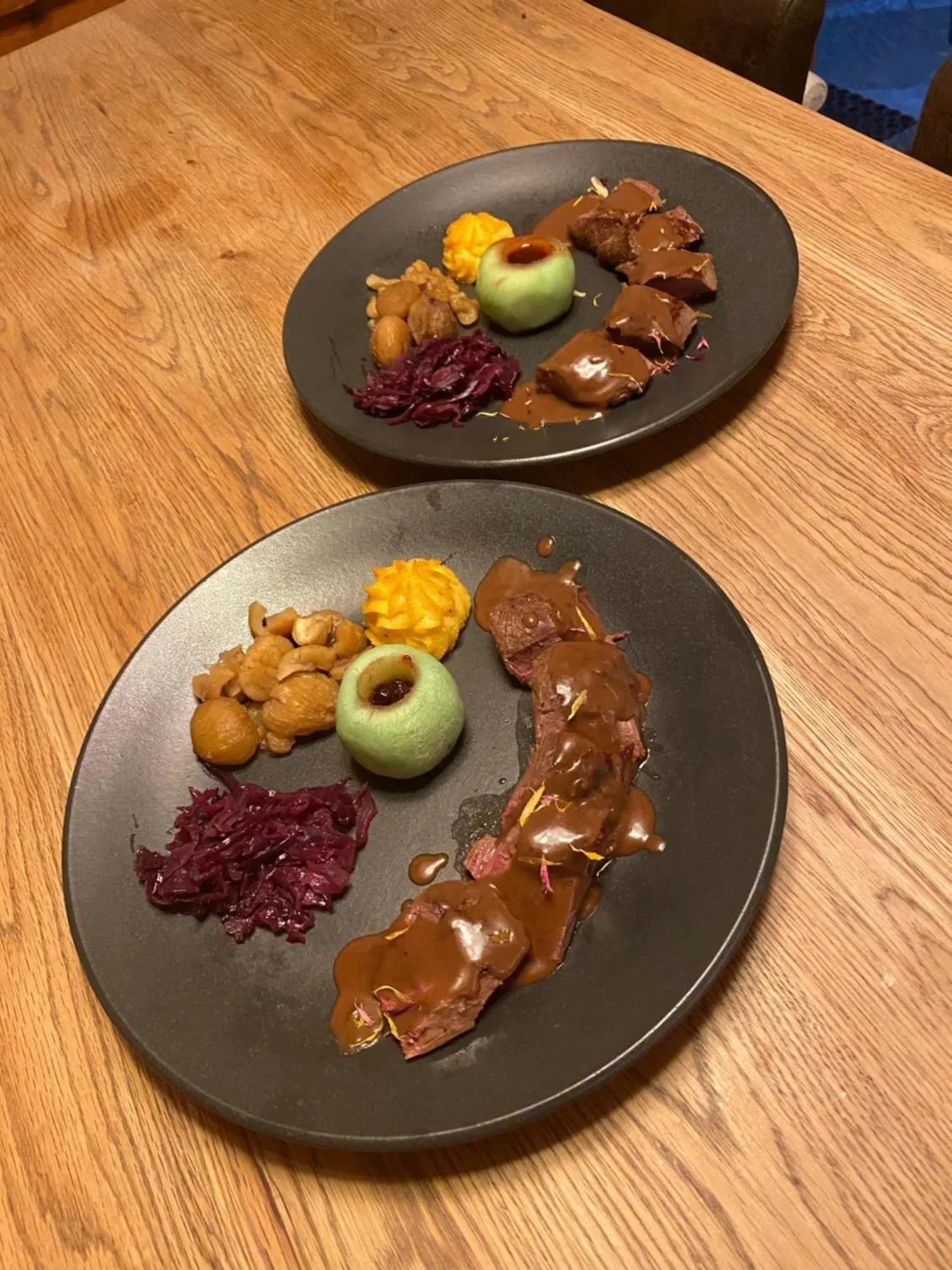 Restaurant/places to eat in Hôtel Dents de Veisivi