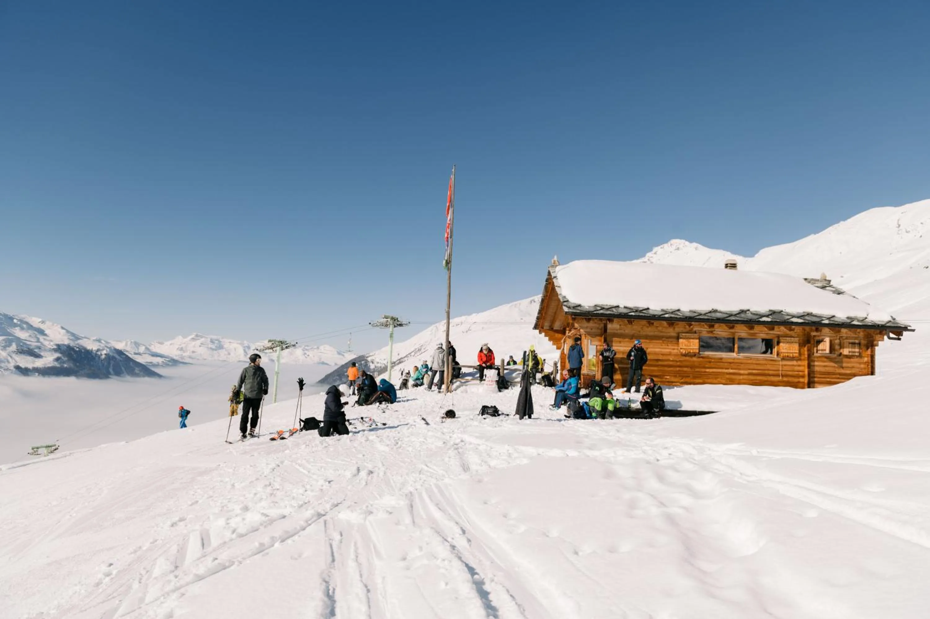 People in Hôtel Dents de Veisivi