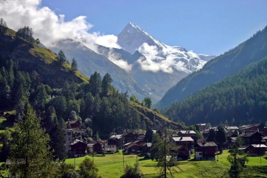 Neighbourhood in Hôtel Dents de Veisivi